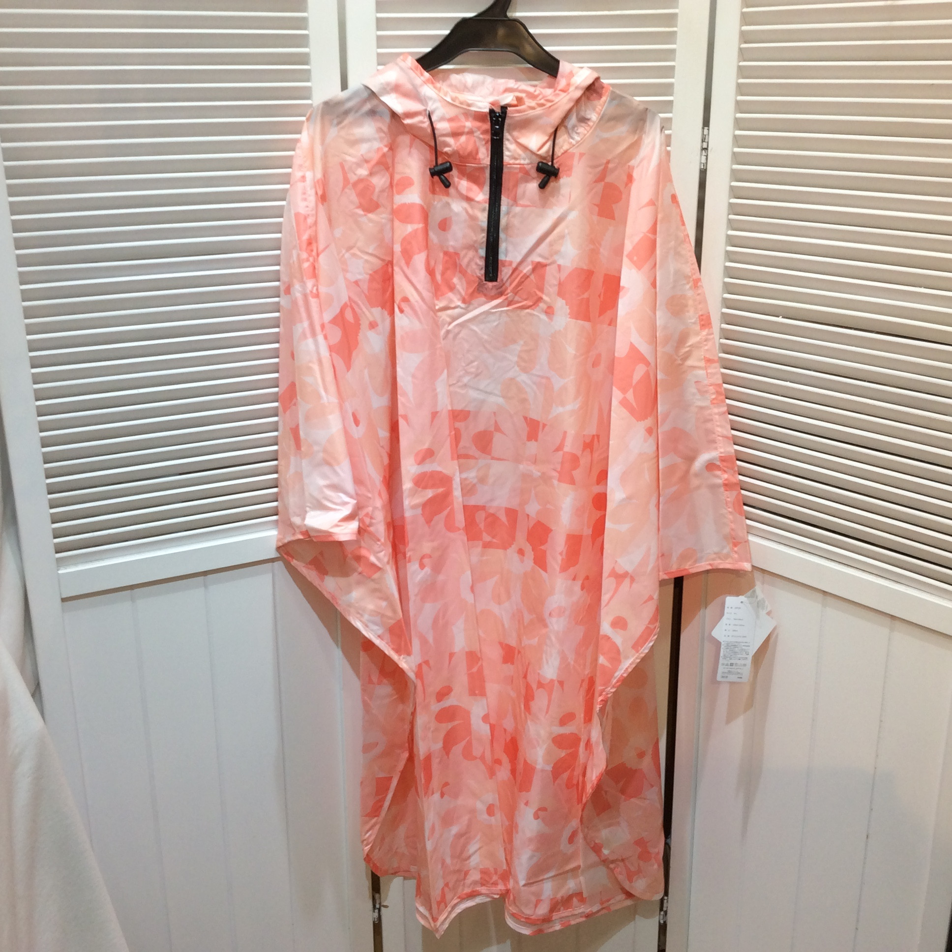 新品☆レインポンチョ レディース M〜L フード付き ピンク花柄 はっ水加工 通勤 自転車