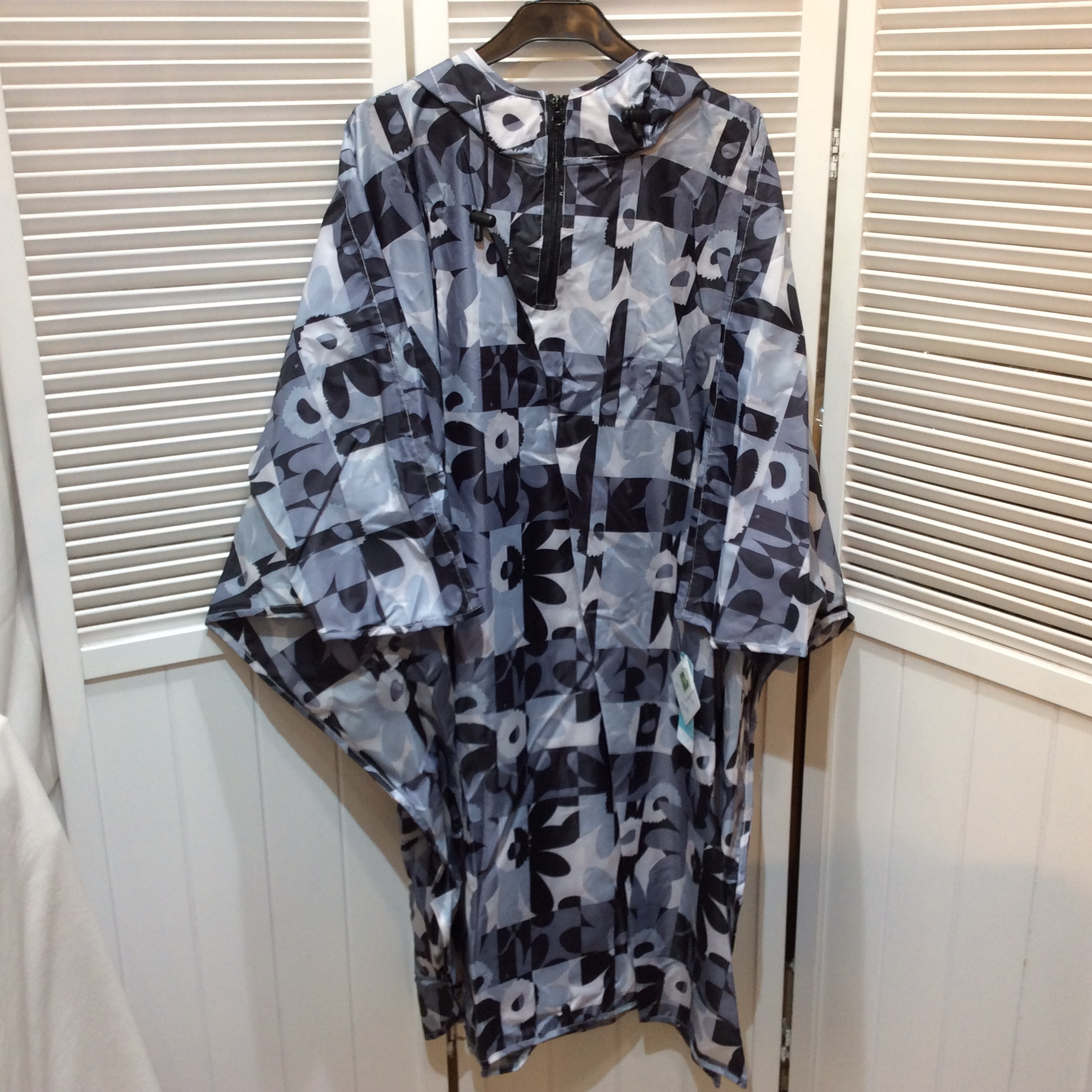 新品☆レインポンチョ レディース M〜L フード付き ブラック×グレー花柄 はっ水加工 通勤 自転車