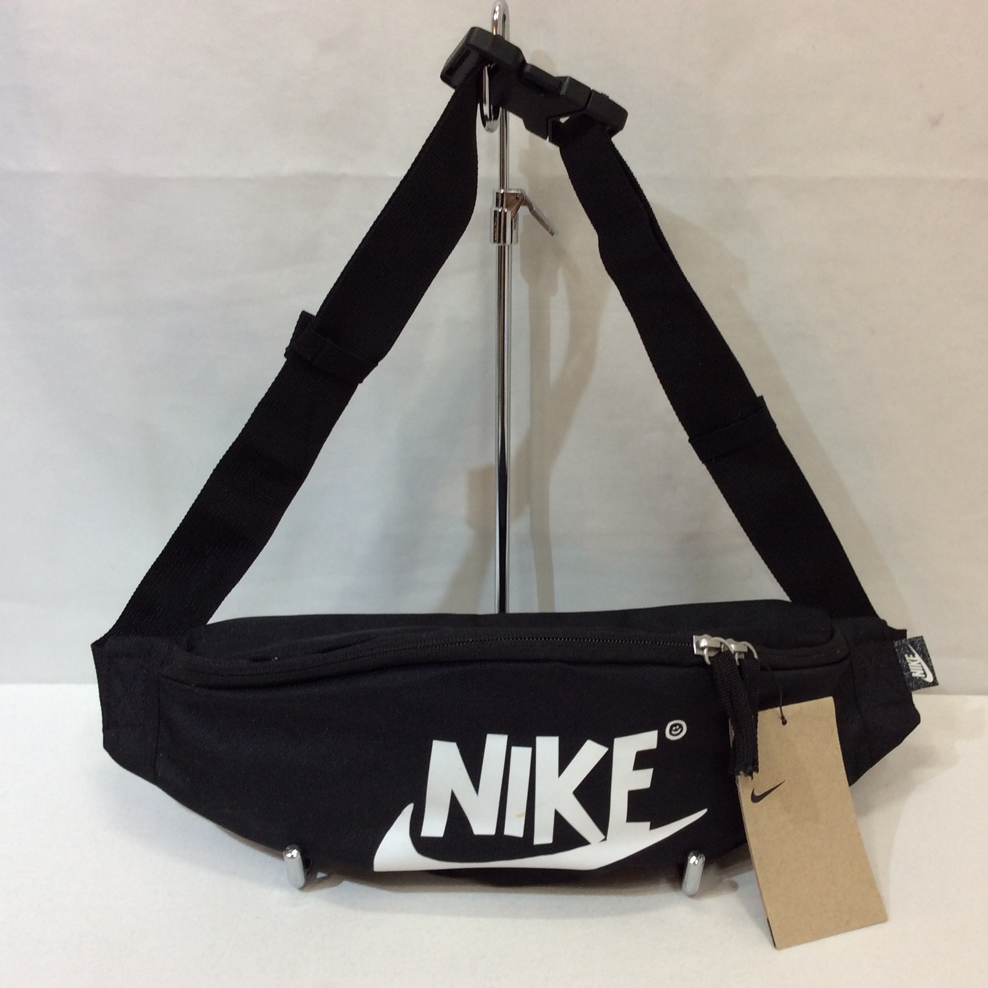 未使用☆NIKE ナイキ ボディバッグ ウエストポーチ ブラック
