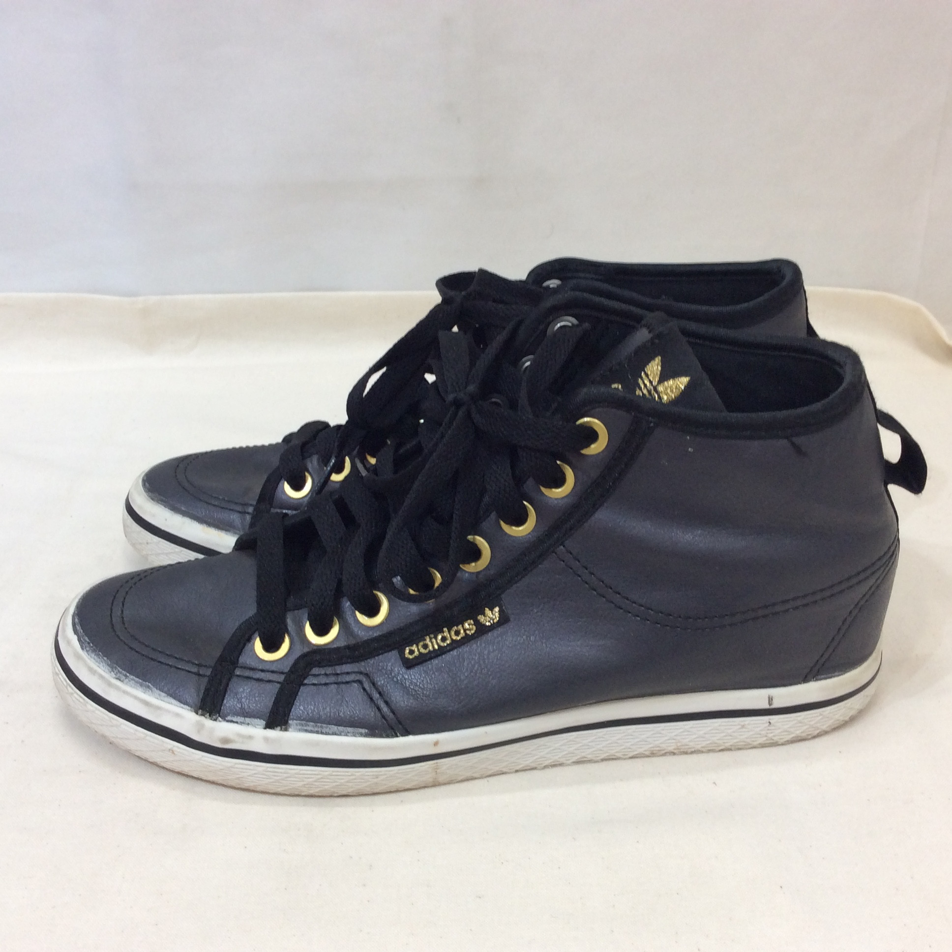 アディダス レザー ハイカットスニーカー 23.5cm ブラック
