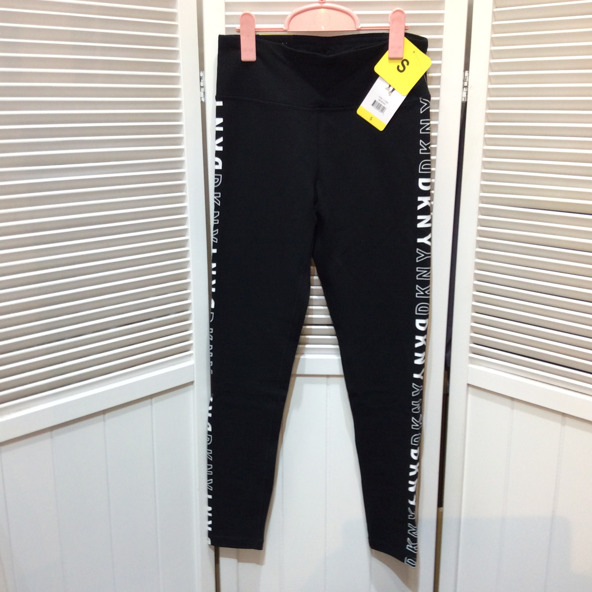 未使用 DKNY SPORT  レギンス  Sサイズ 黒