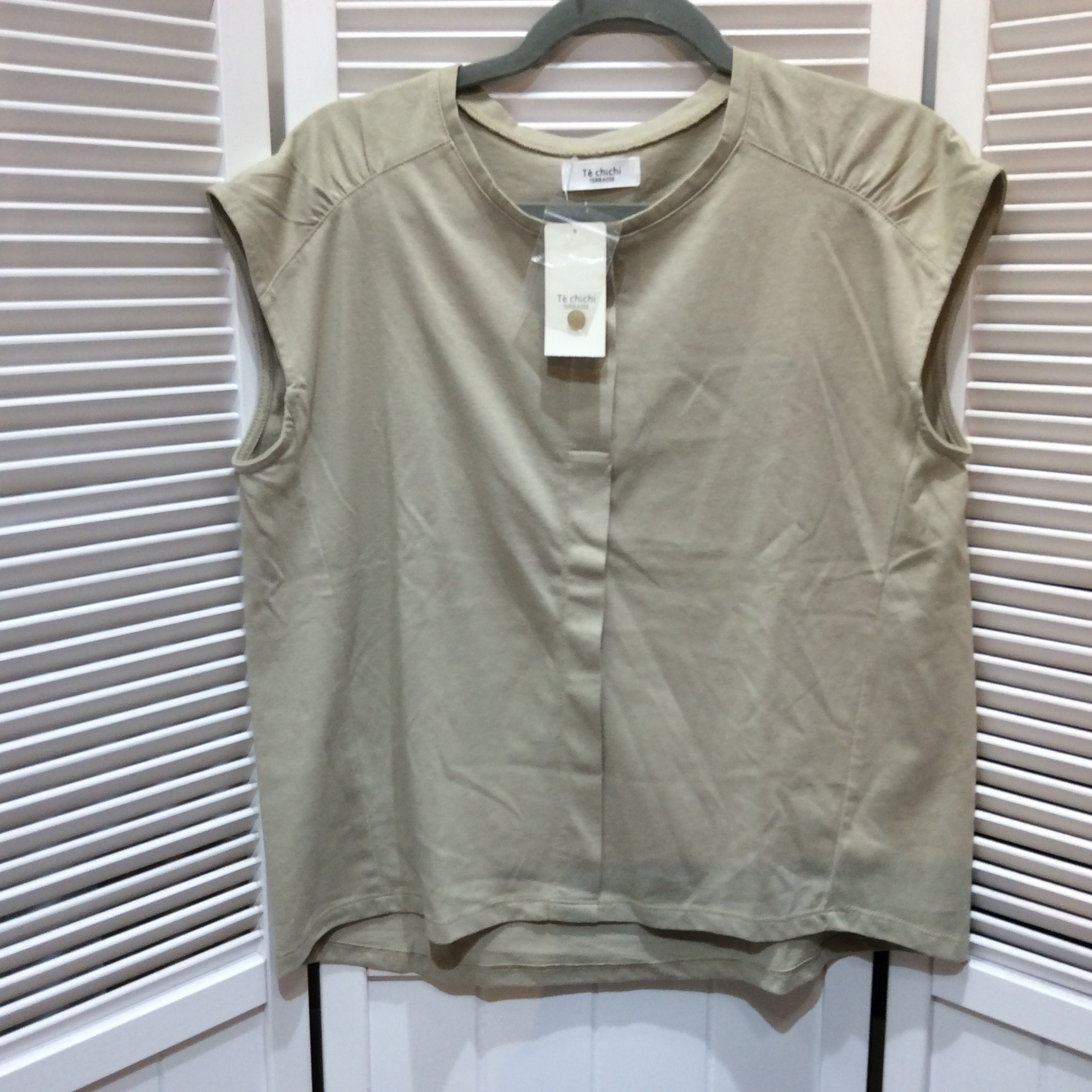 未使用 Te chi chi フレンチスリーブ Tシャツ フリーサイズ   ベージュ
