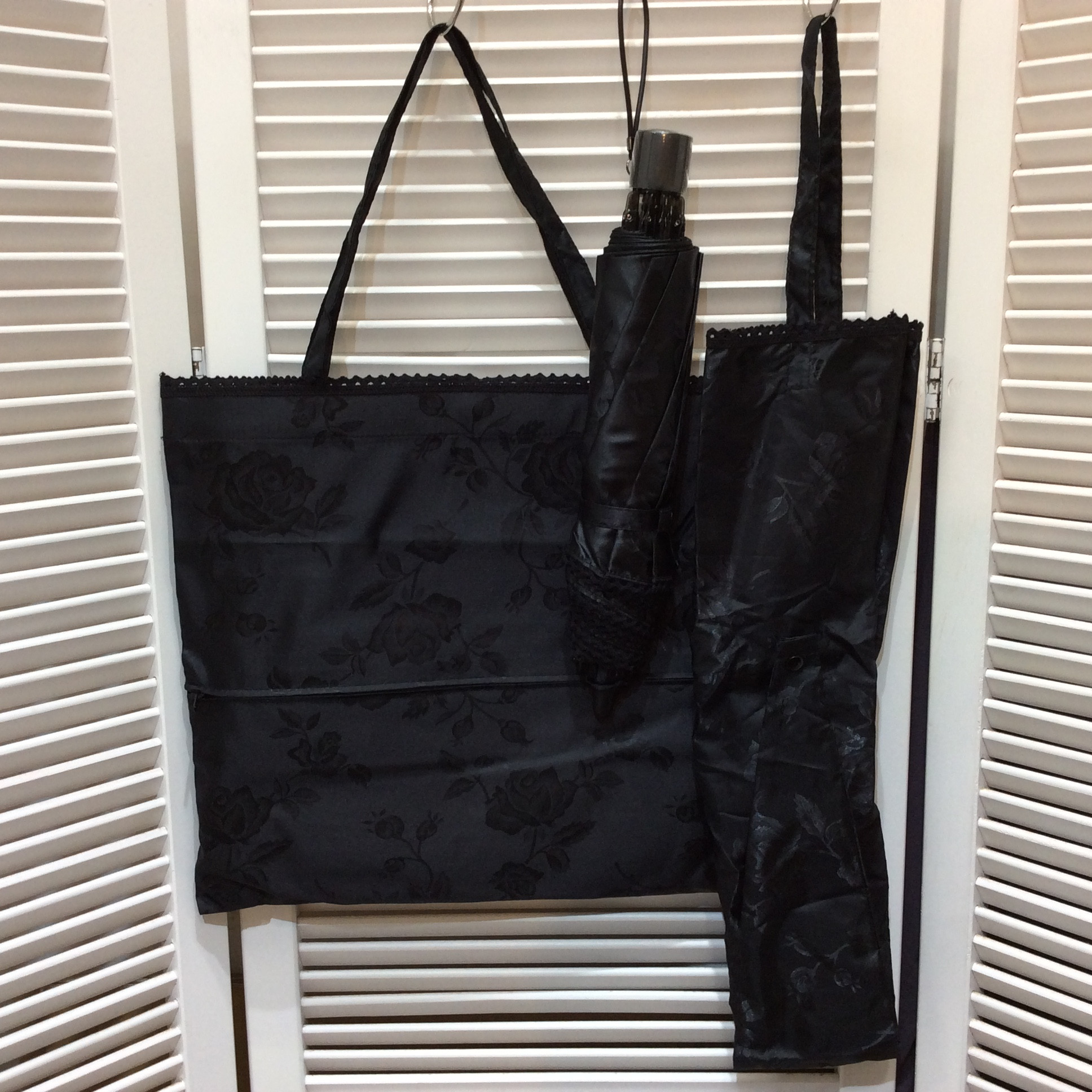 新品☆東京IGIN イギン 袋2点付き 折りたたみ傘 ブラック 花柄