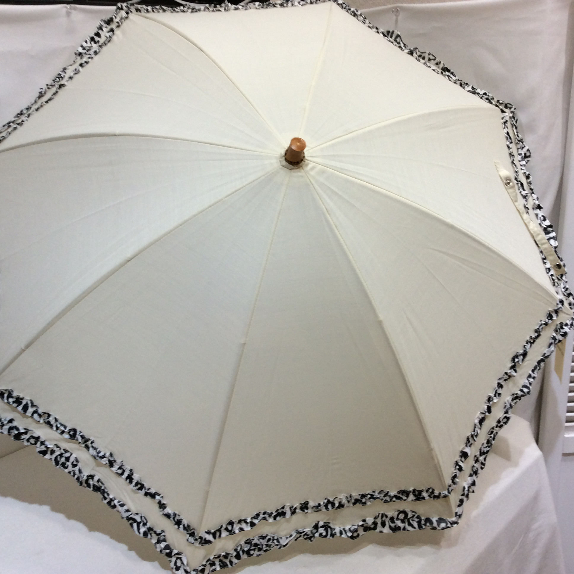 新品☆オーロラ Natural Label 晴雨兼用傘 アイボリー系×白黒 UV&RAIN バンブー