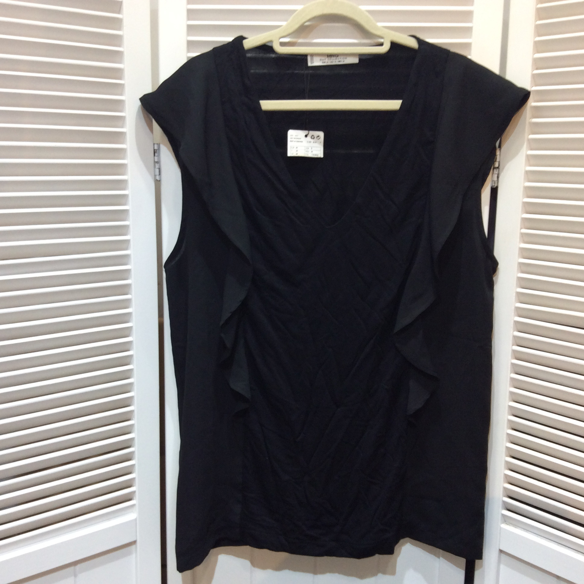 未使用 MNG フレンチスリーブ カットソー  M ブラック／フリル