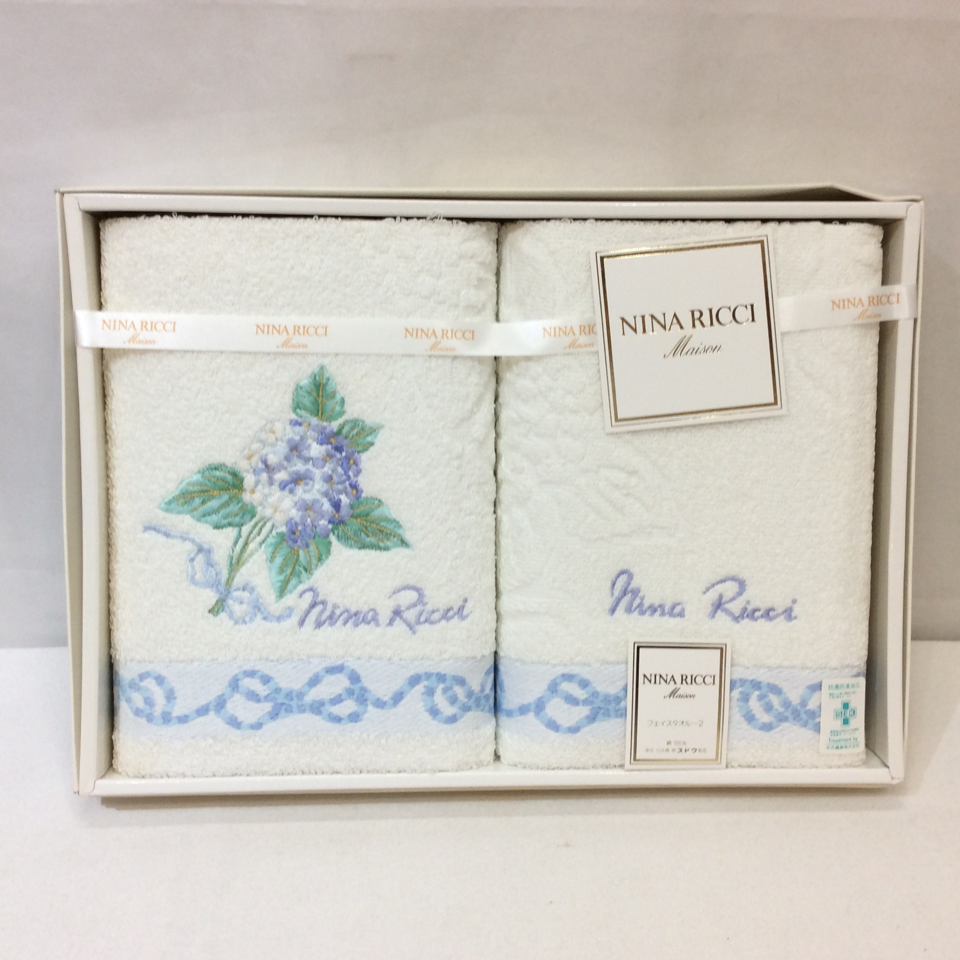 未使用☆ニナリッチ フェイスタオル2枚セット