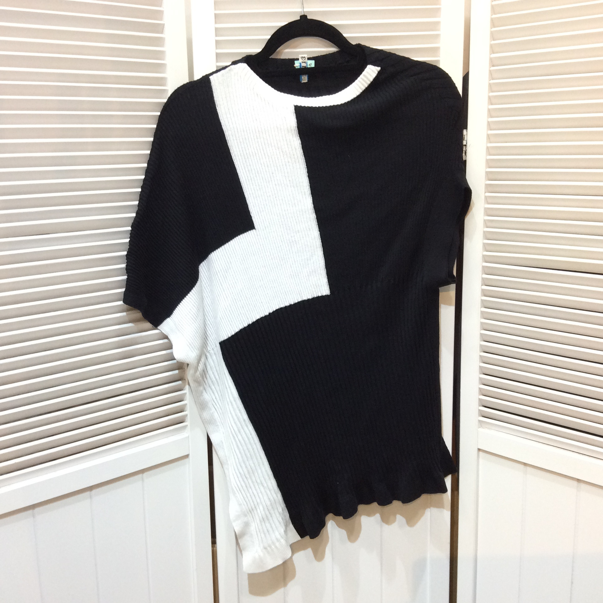 ベータ デザインニットセーター  9枚 白黒