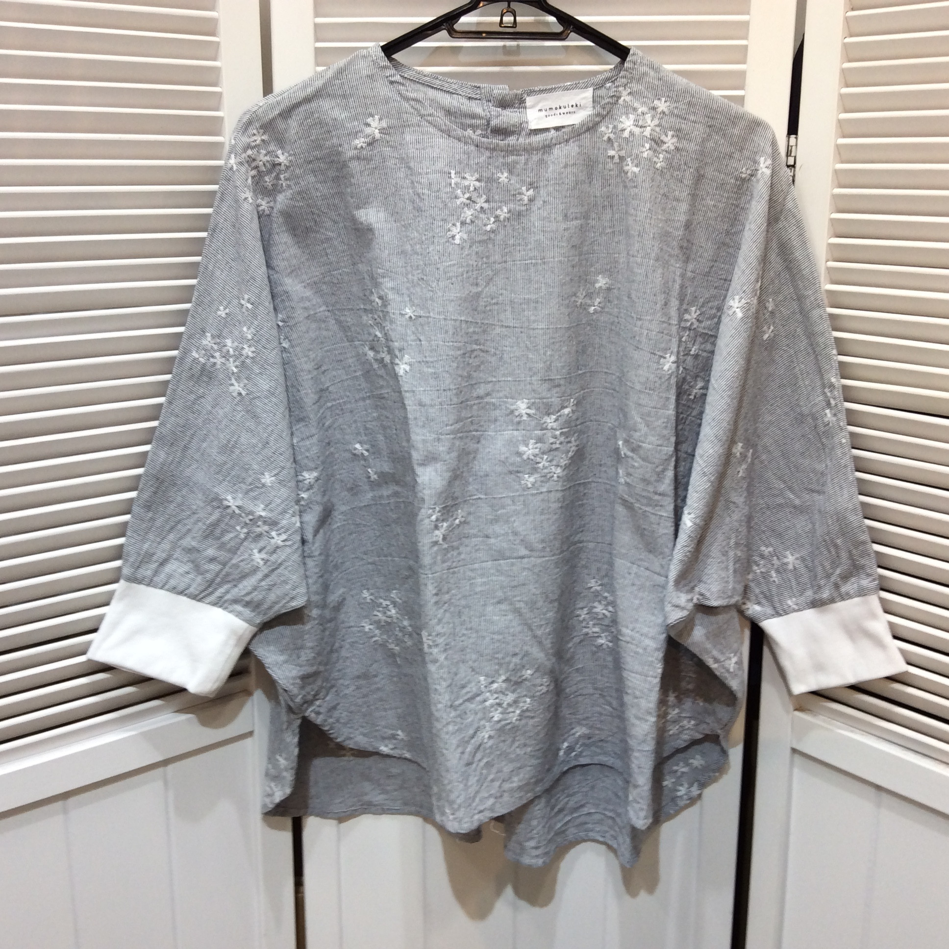 ドルマンスリーブ 綿麻ブラウス  M〜L  刺繍柄