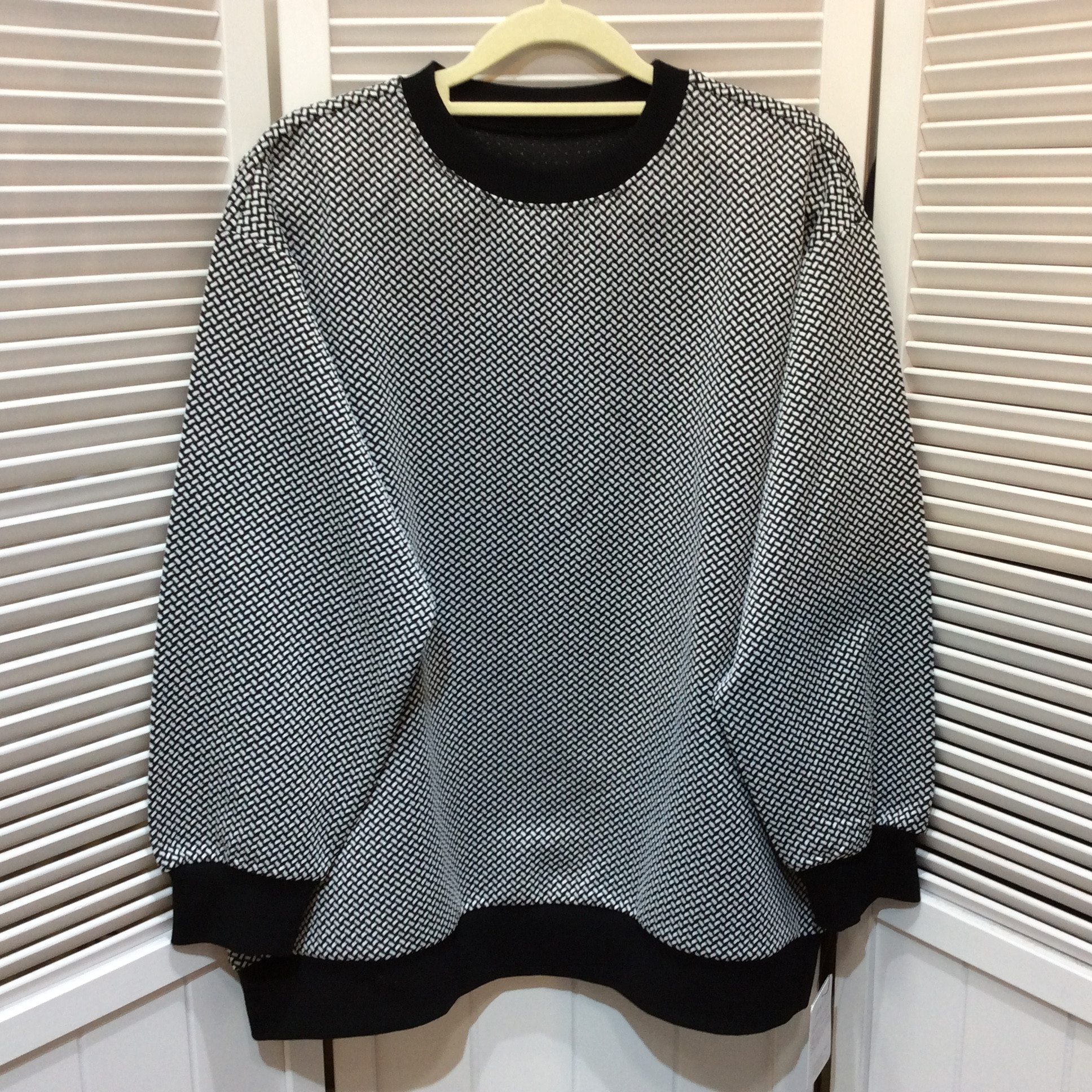 未使用☆Echo71 エコー71 レディース 長袖トップス L ブラック＆ホワイト