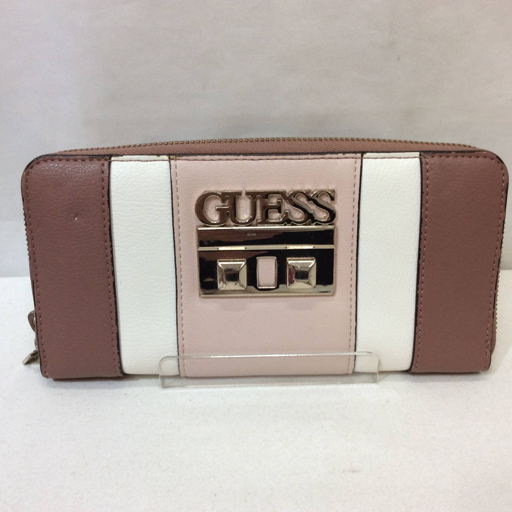 GUESS ゲス ラウンドファスナー式長財布