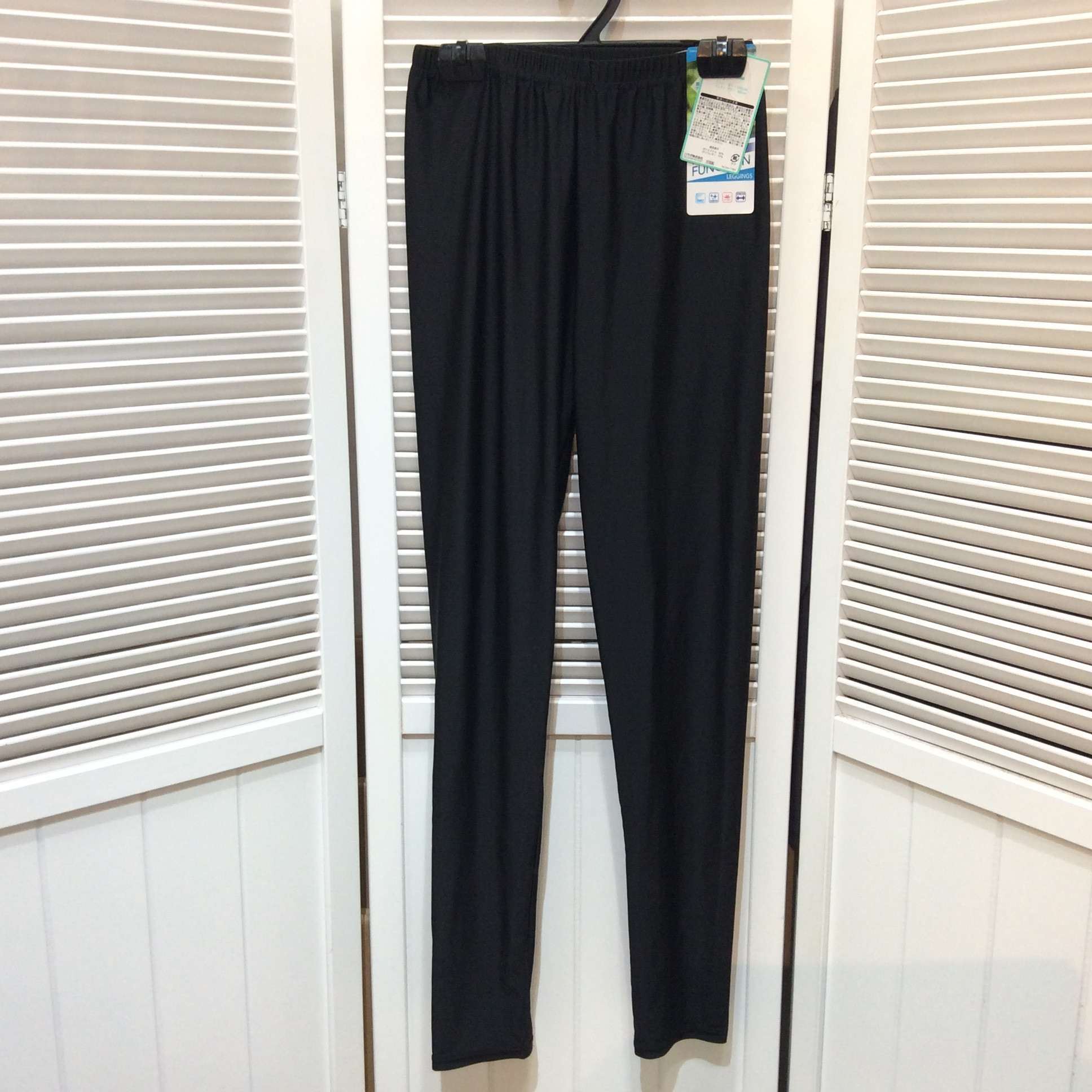 新品 UVカット レギンス  黒  M／L／LLサイズ