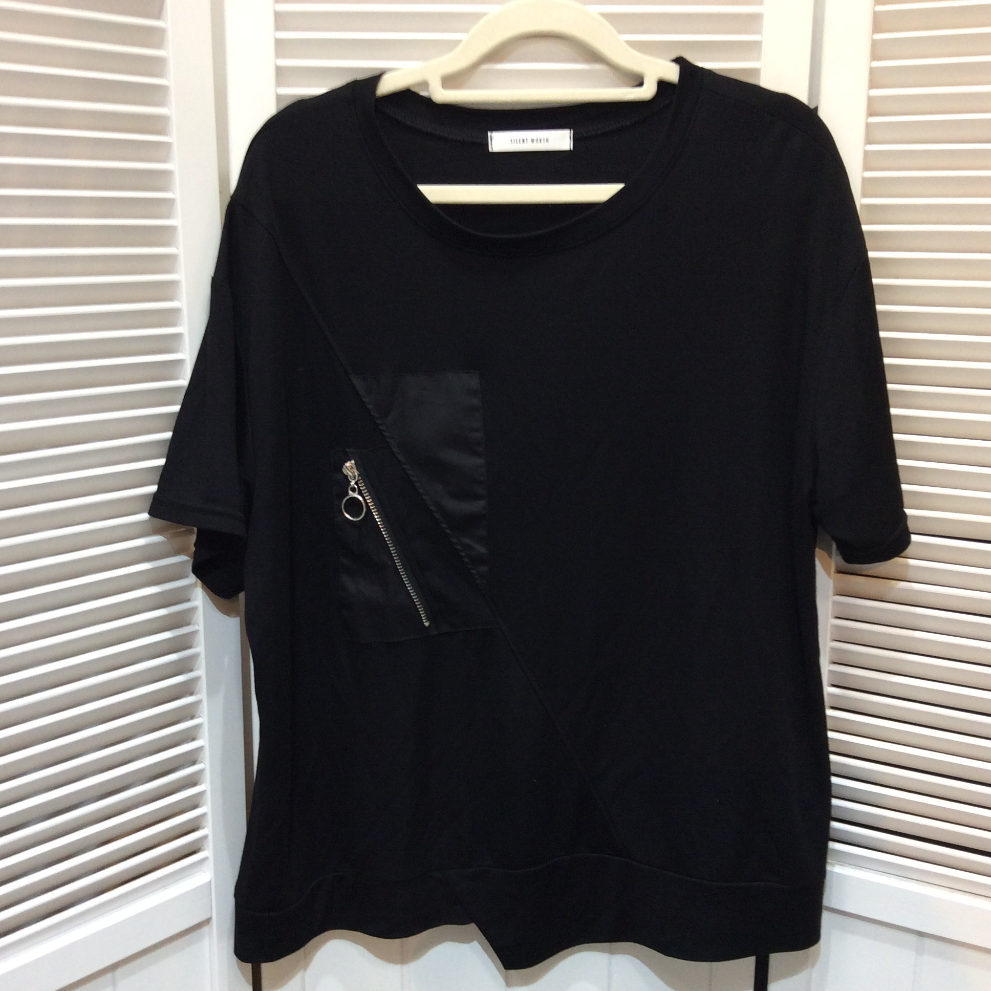 デザインカットソー フリーサイズ   黒  美品