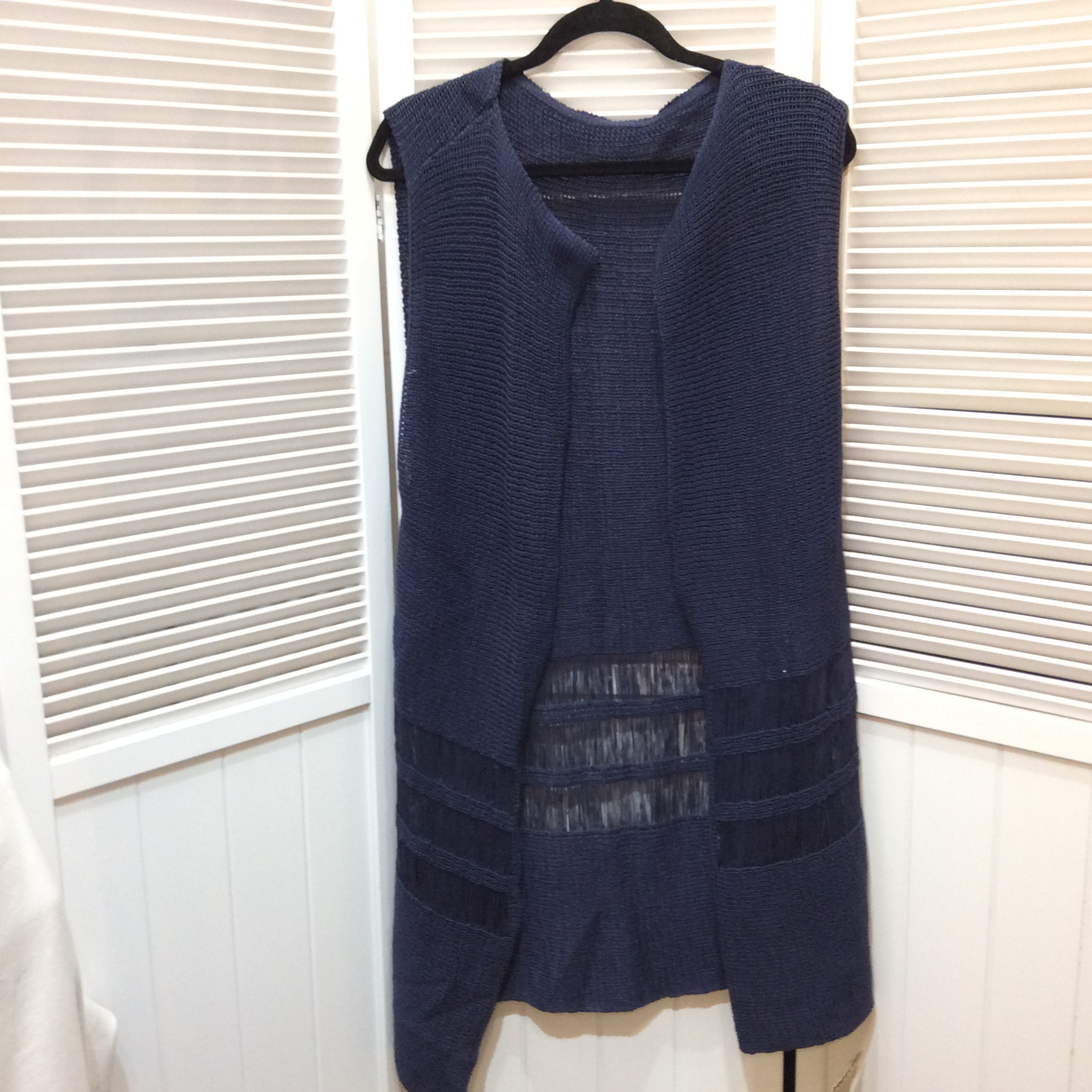 伊太利屋  ニットベスト 11号  ネイビー  ※ひっかけキズあり