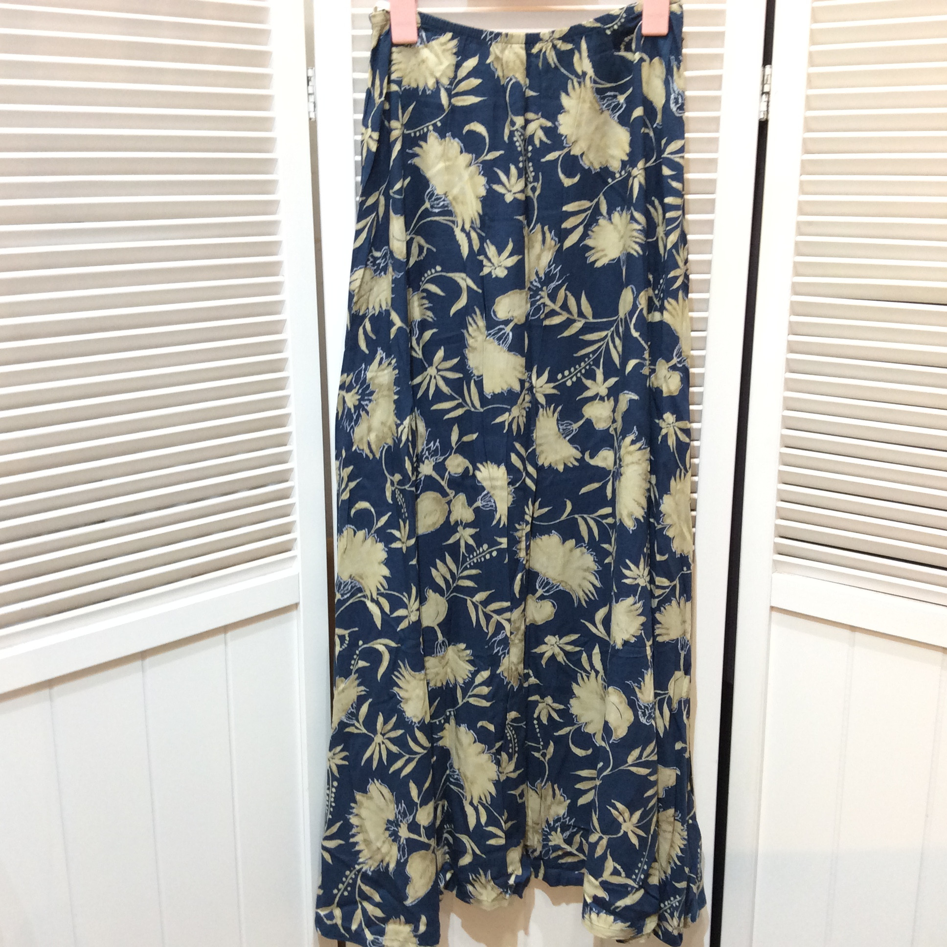 ノーマカマリ ロングスカート     9号 ブルー花柄