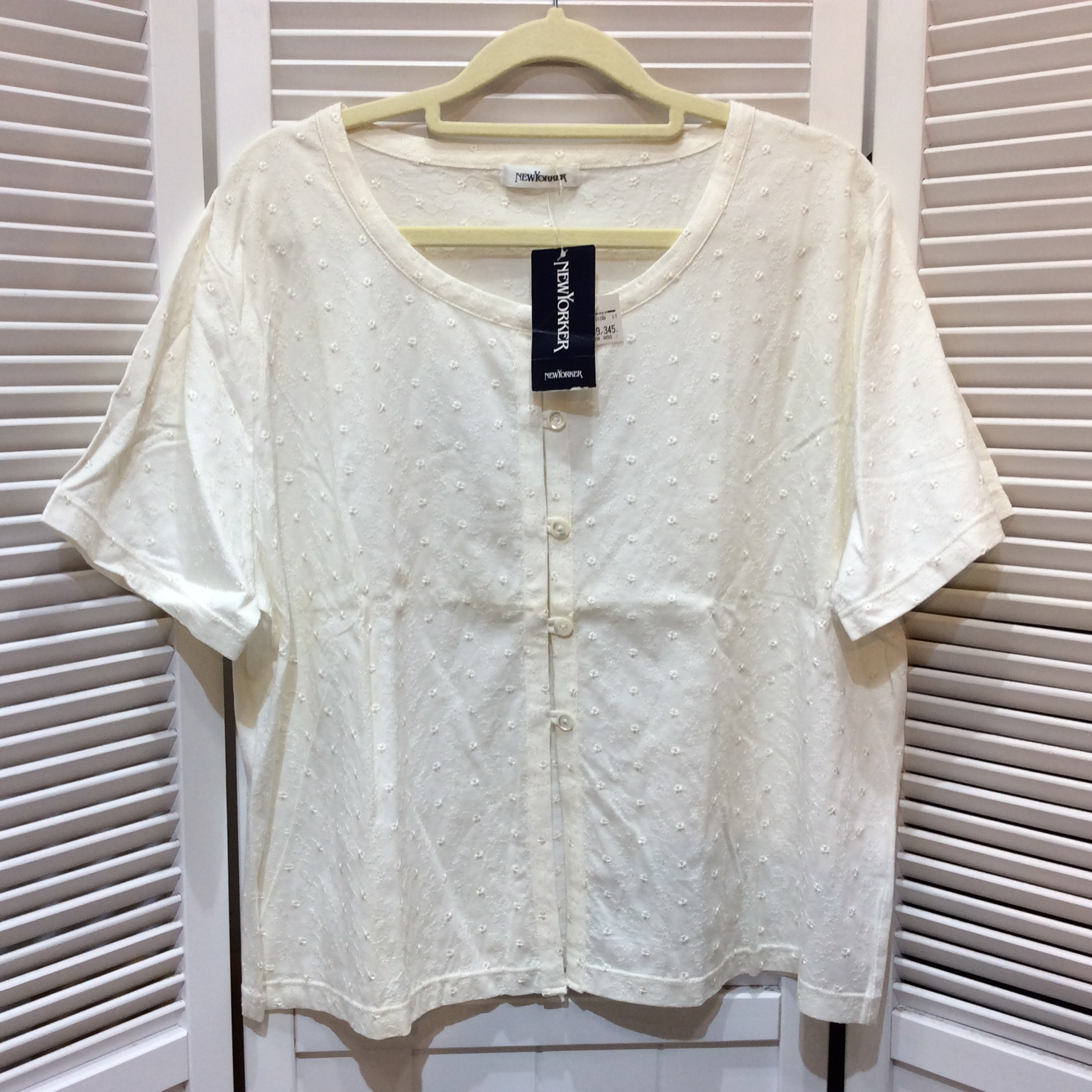 未使用☆ニューヨーカー 半袖シャツカーディガン 17号 ホワイト 刺しゅう柄