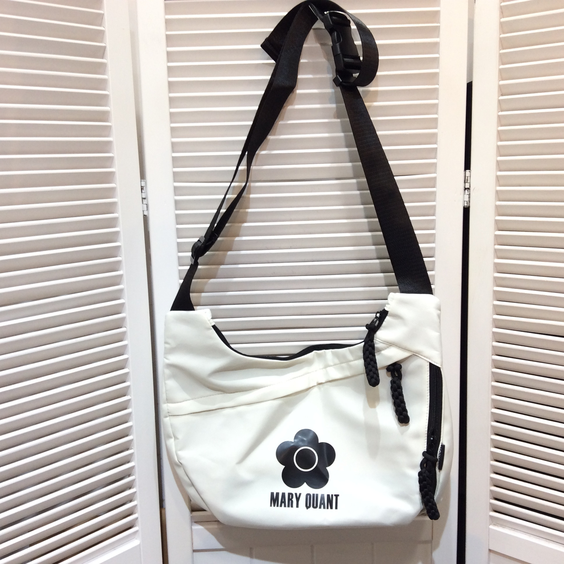 マリークワント ボディバッグ  オフホワイト