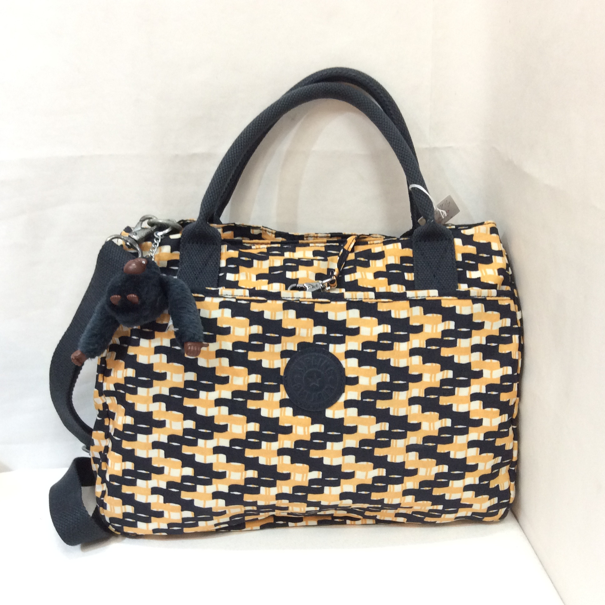 キプリング ショルダー付きナイロンバッグ  イエロー／ネイビー柄