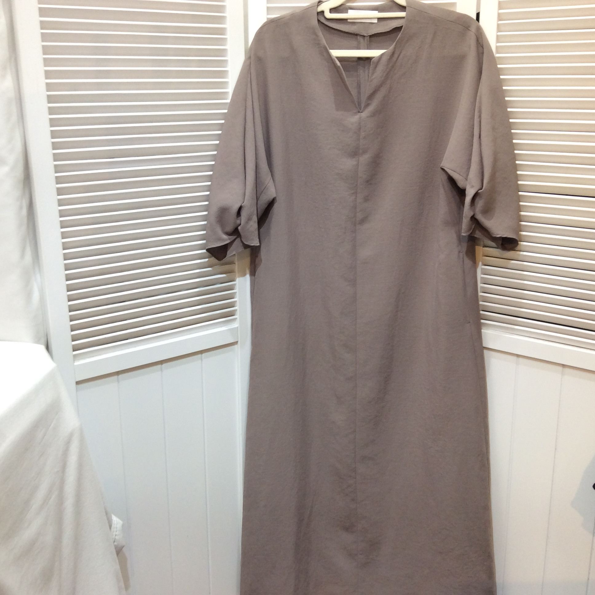 リブドロワ  ロングワンピース  フリーサイズ   グレージュ色  美品