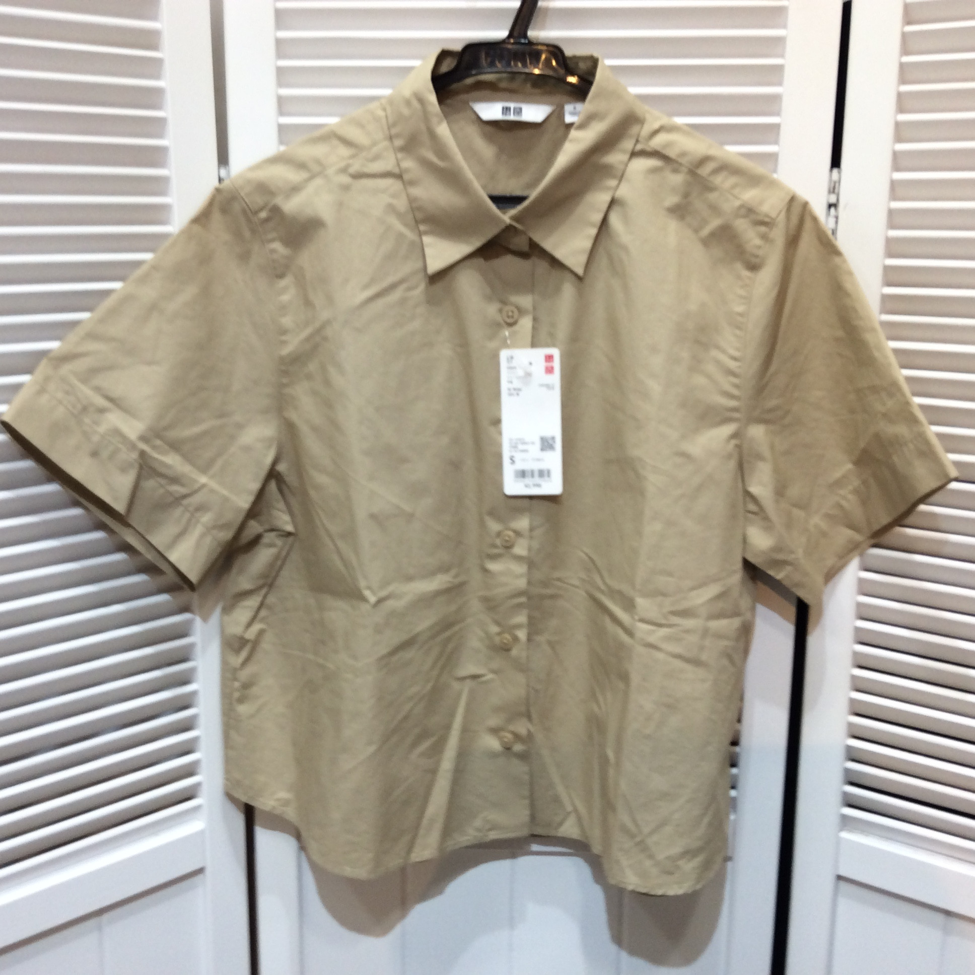 未使用 ユニクロ コットンショートシャツ 半袖 Sサイズ ベージュ
