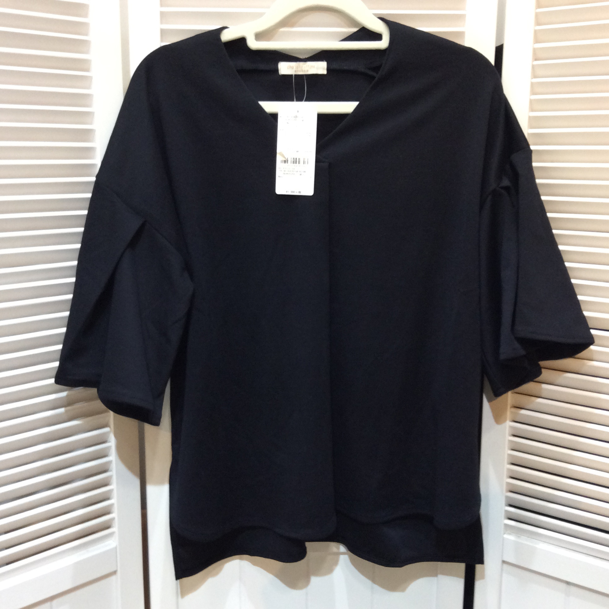 未使用 ボリューム袖Vネックカットソー フリーサイズ   ブラック