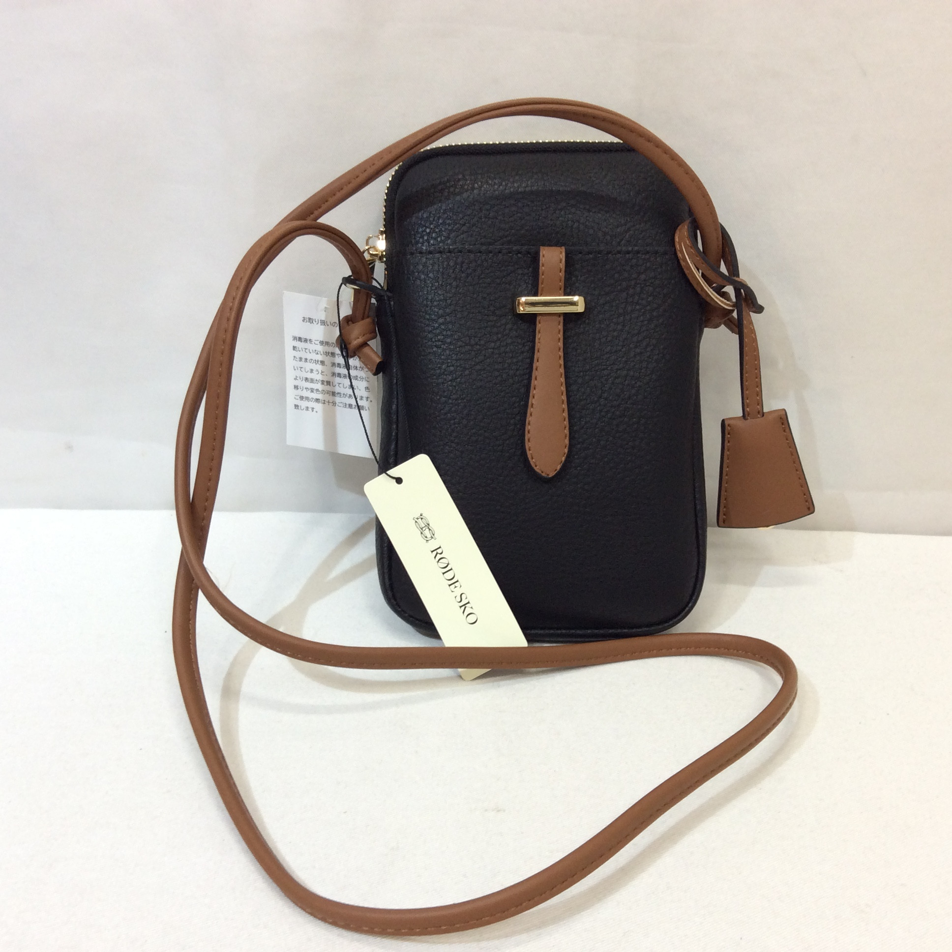 未使用 アーバンリサーチ 合皮 スマホウォレット  黒