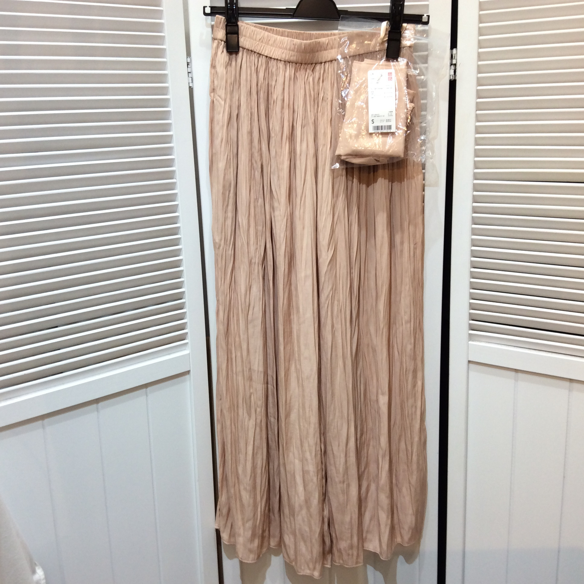 未使用 ユニクロ ワッシャー サテンスカートパンツ  Sサイズ ライトオレンジ