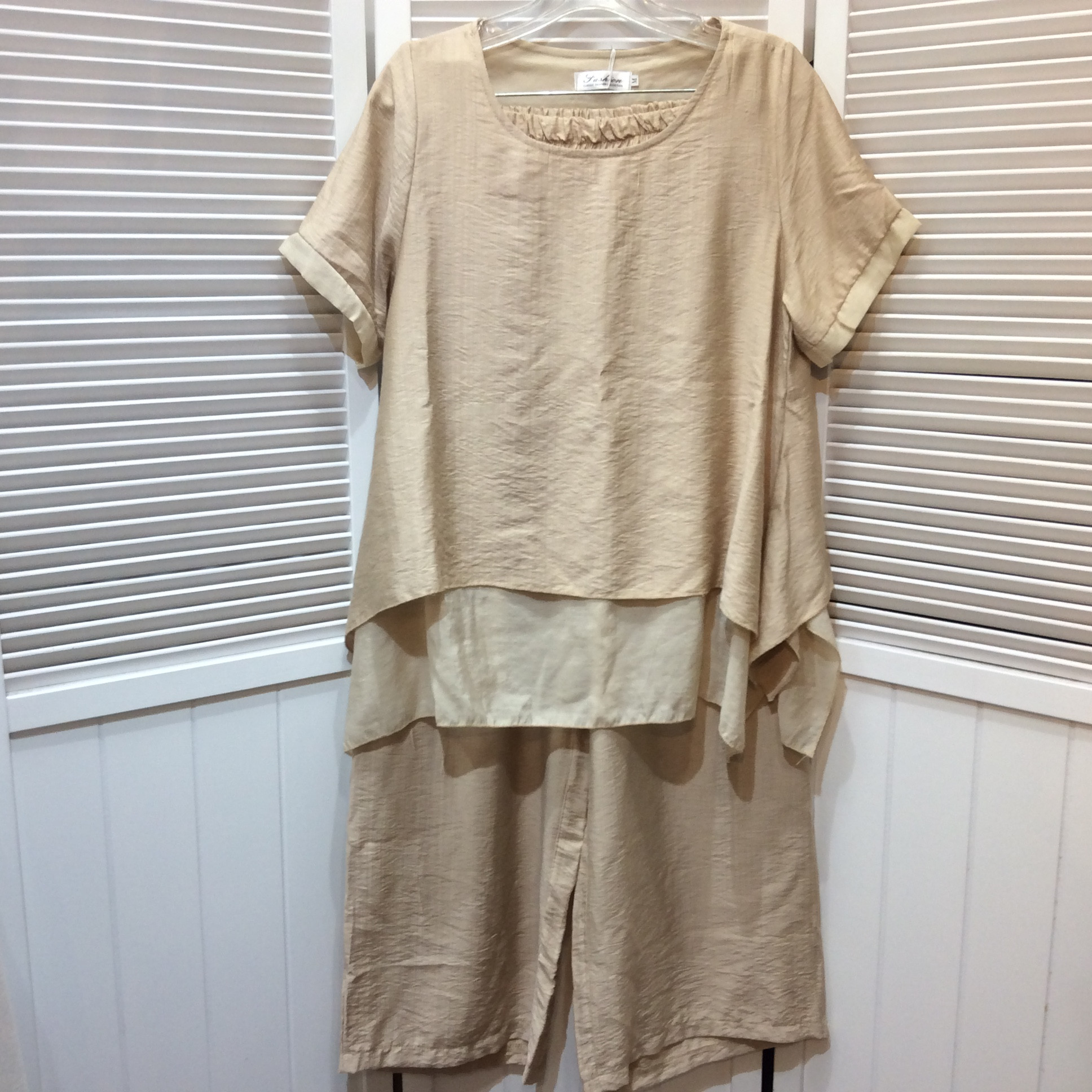 セットアップ  Mサイズ  ベージュ