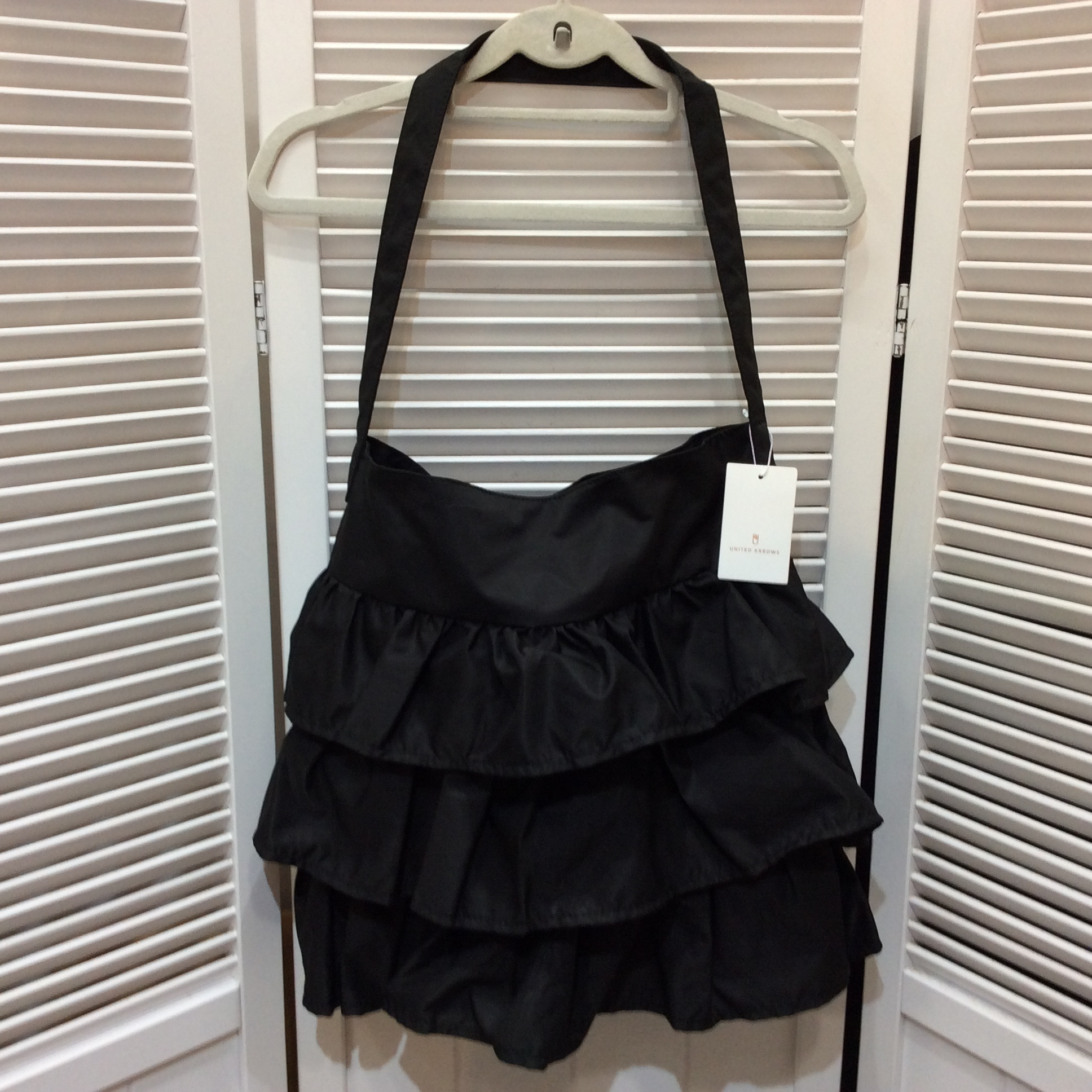 未使用☆ユナイテッドアローズ ワンハンドトートバッグ ブラック フリル