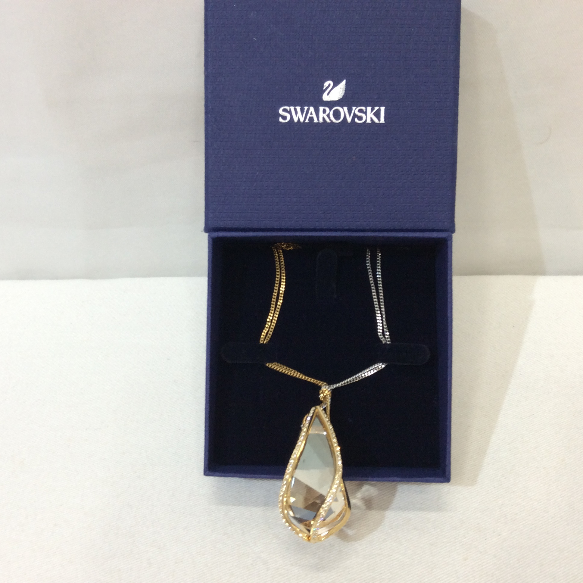 2回使用 スワロフスキー  ネックレス  美品