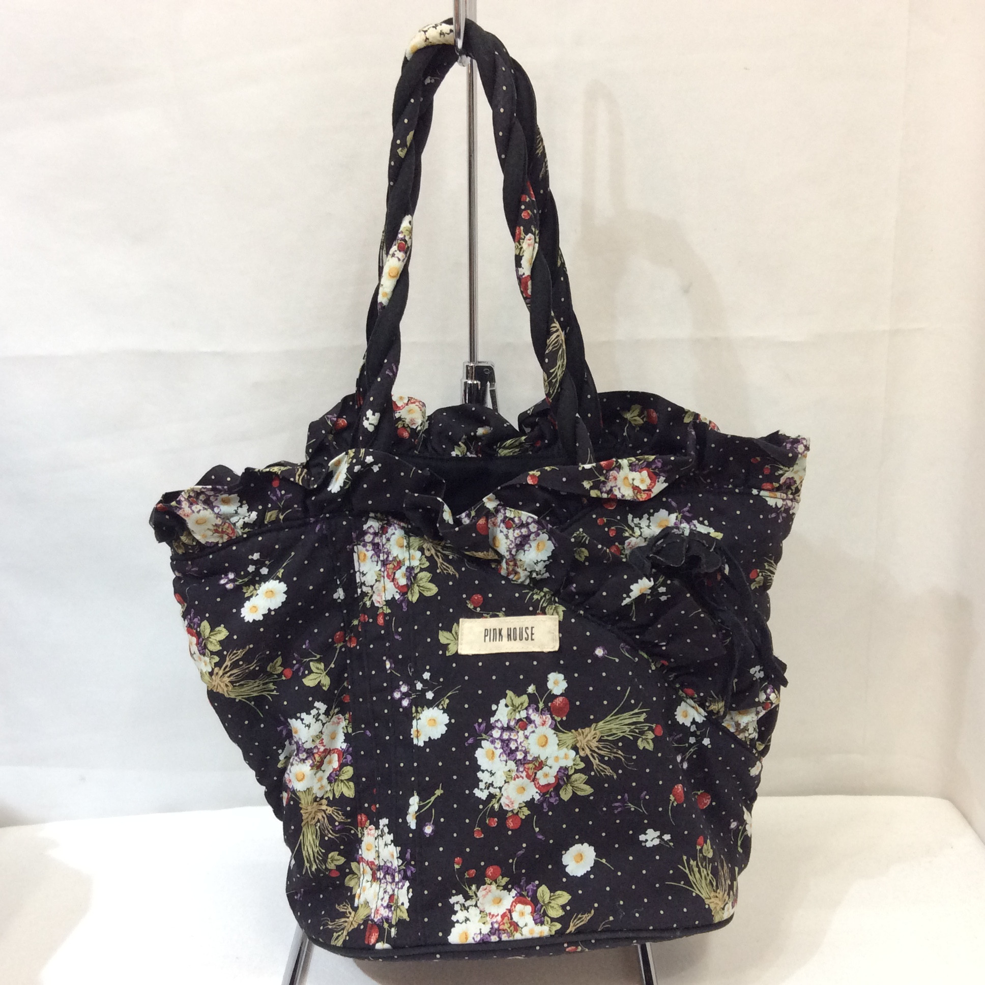 ピンクハウス キルティングバッグ ブラック×花柄×ドット