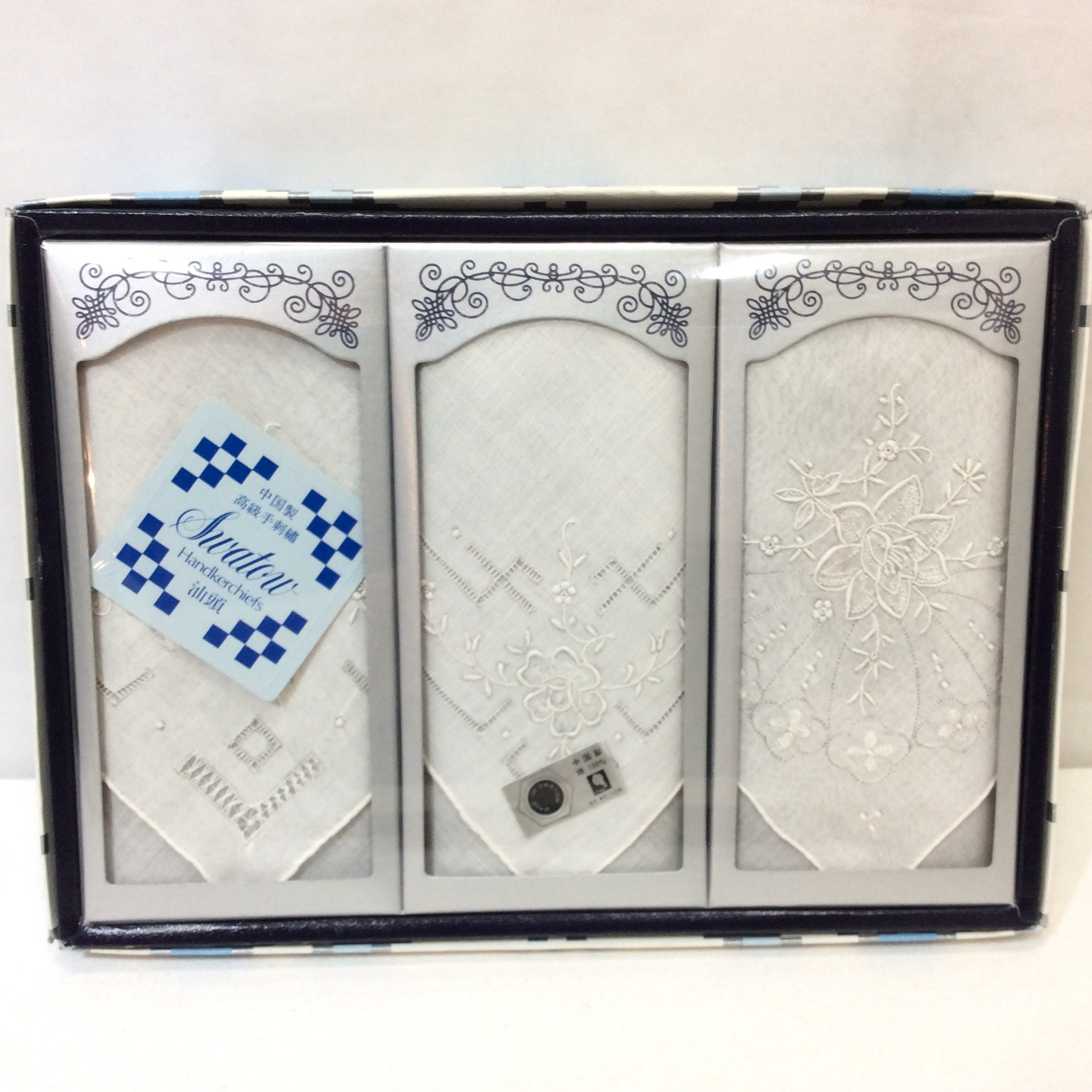 未使用☆中国製 高級手刺しゅうハンカチ 3枚セット