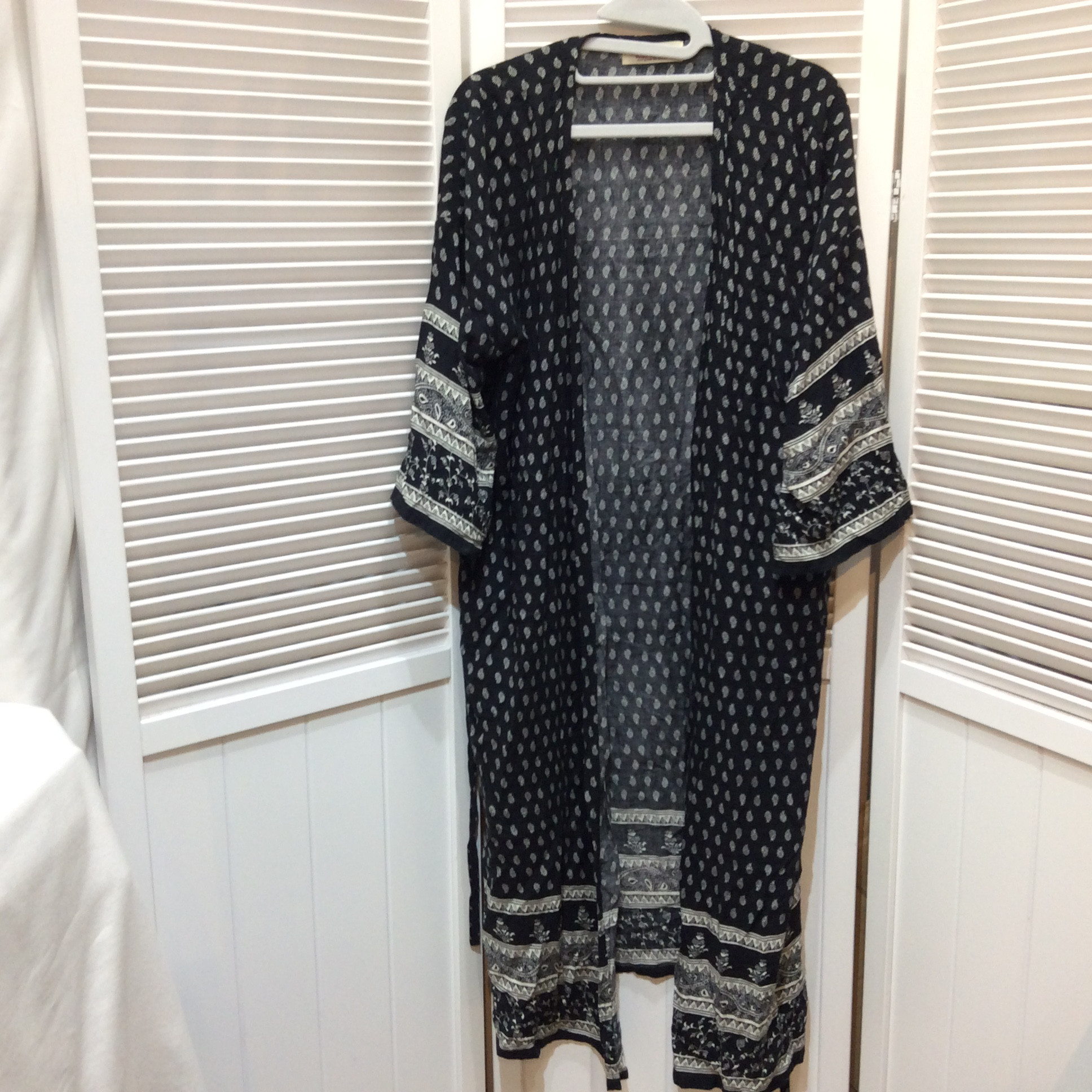 ロングブラウスカーディガン フリーサイズ   ブラック／ペーズリー