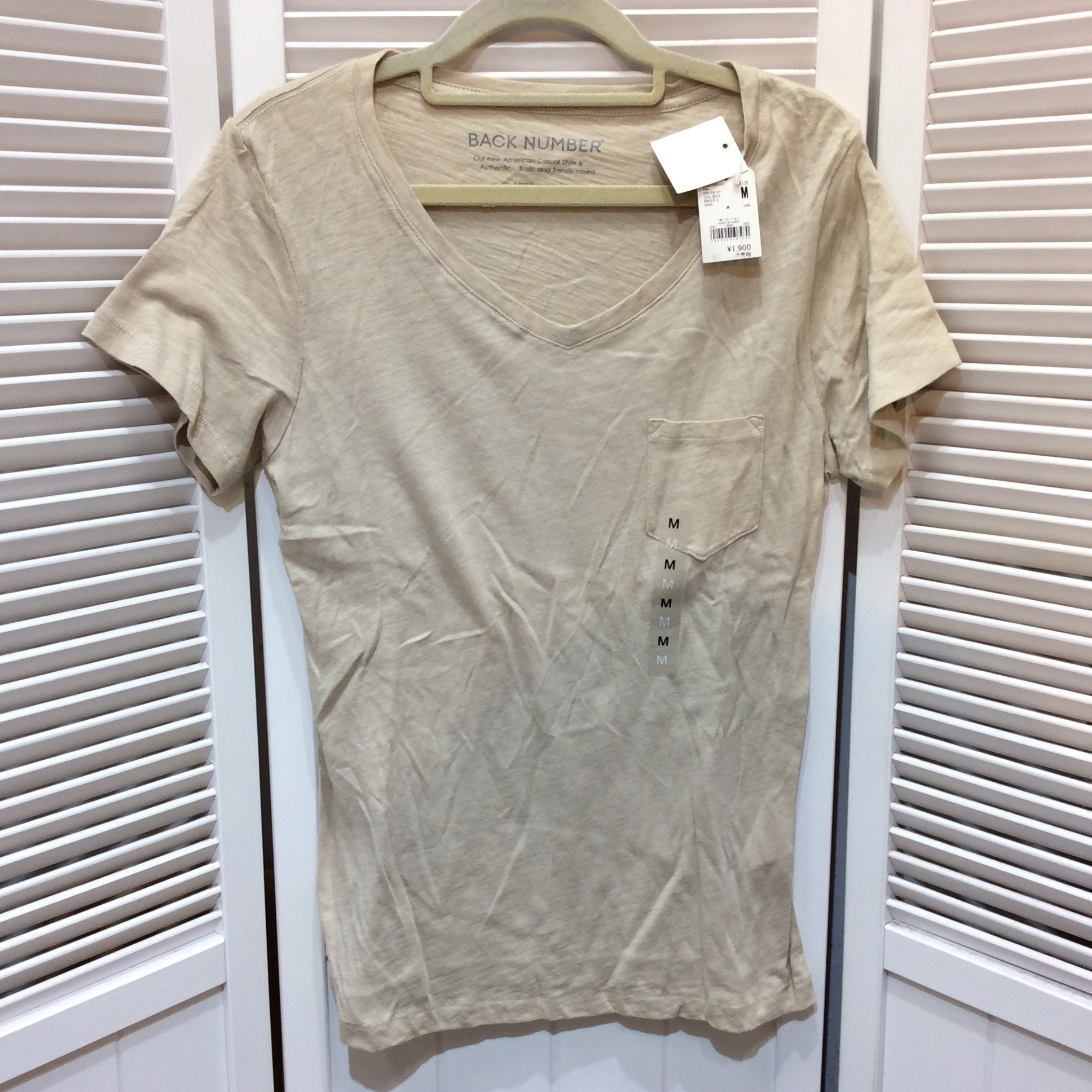 未使用☆BACK NUMBER バックナンバー VポケットTシャツ M ベージュ系 ライトオン