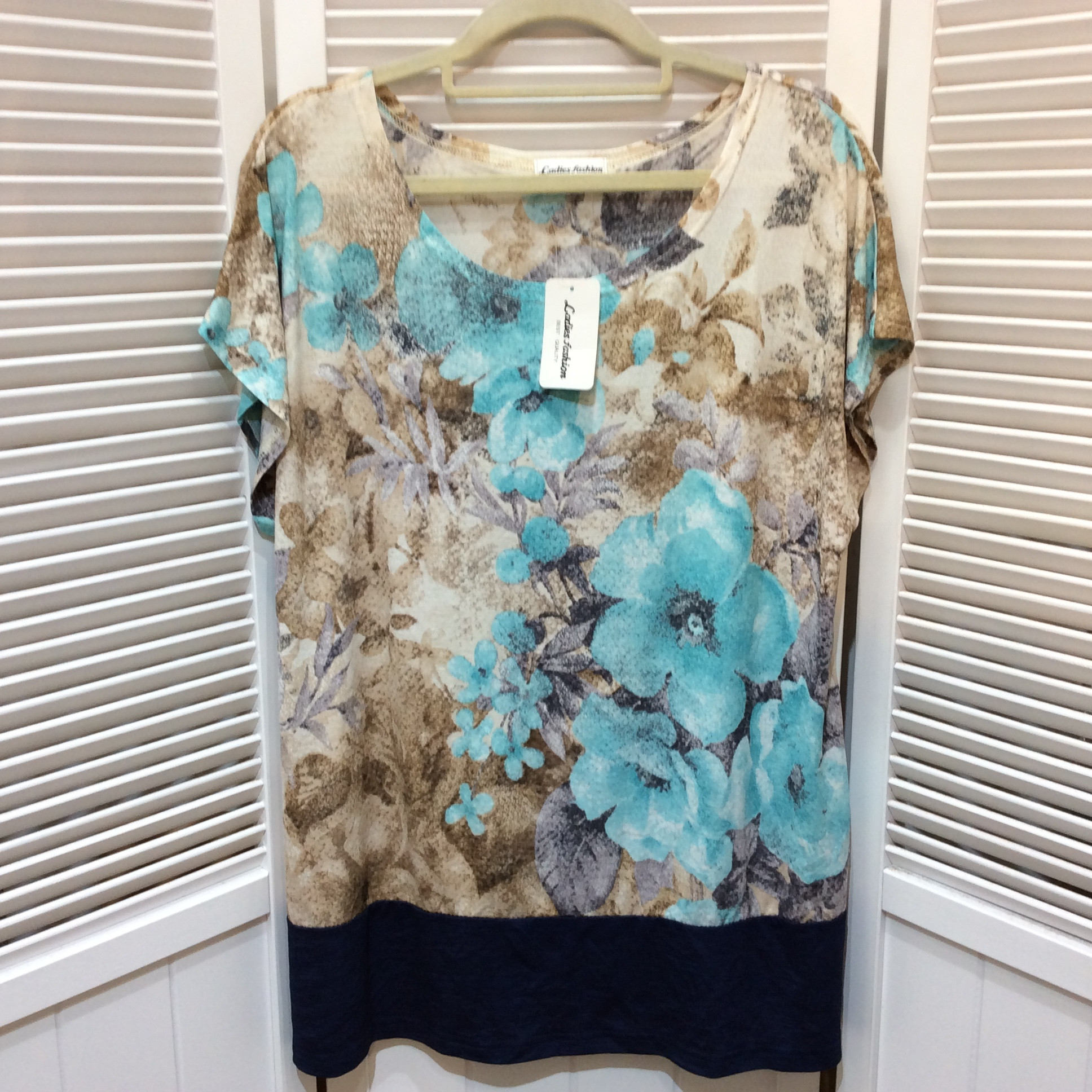 未使用☆プルオーバー M~L ベージュ×水色柄