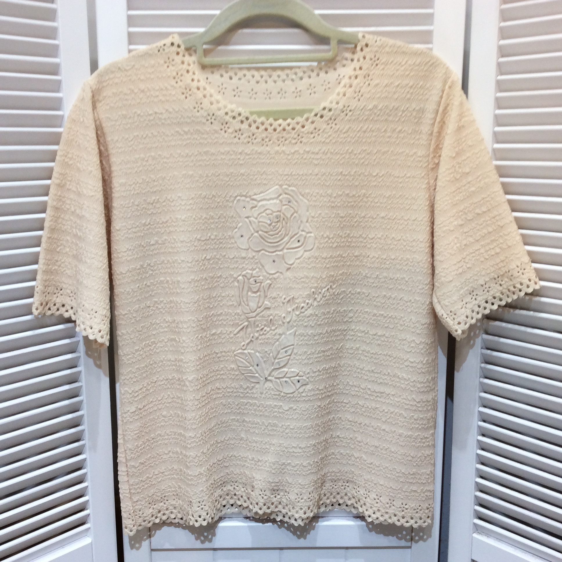 未使用☆半袖カットソー M~L ベージュ系 ラインストーン付き