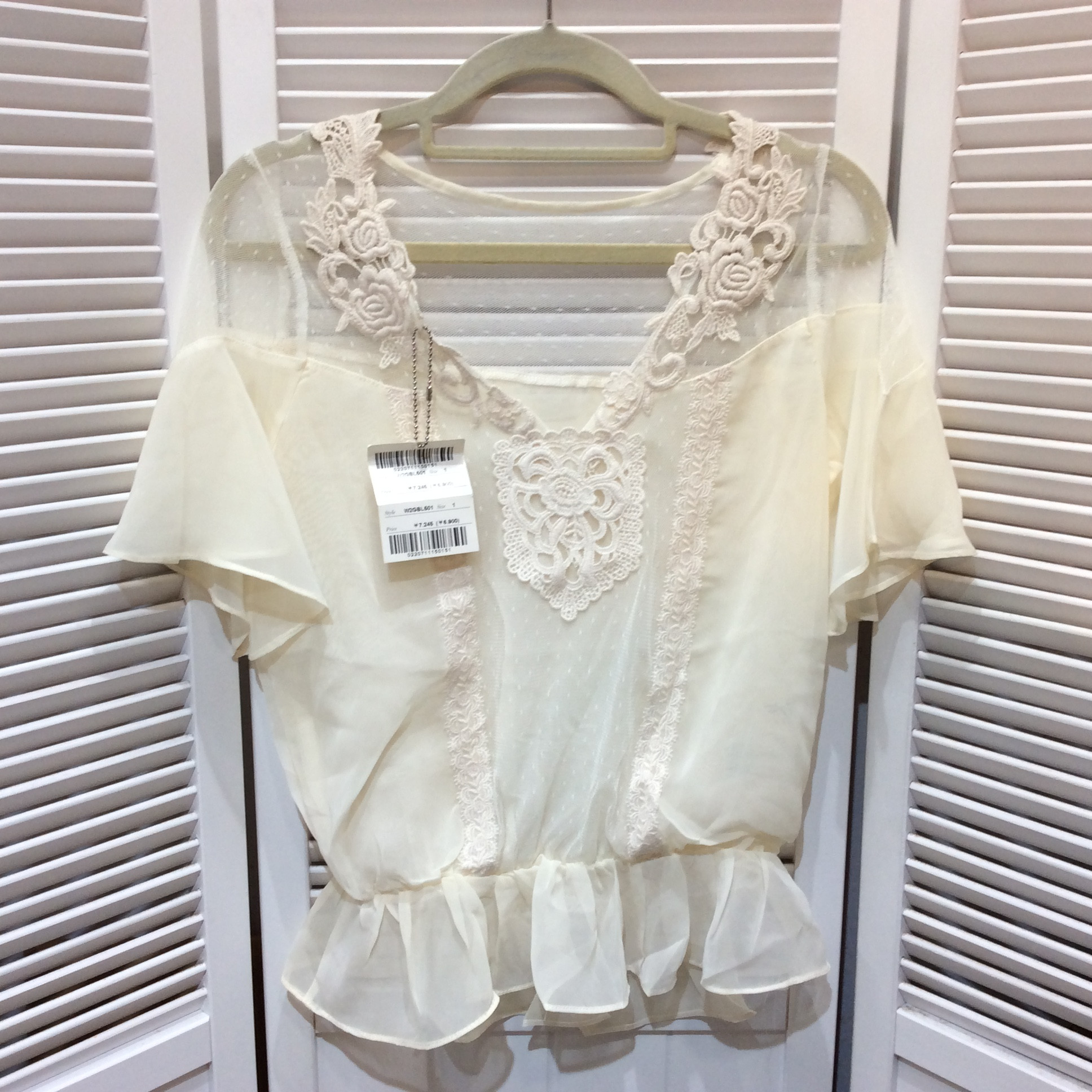 未使用☆レース付きカットソー 1 アイボリー系