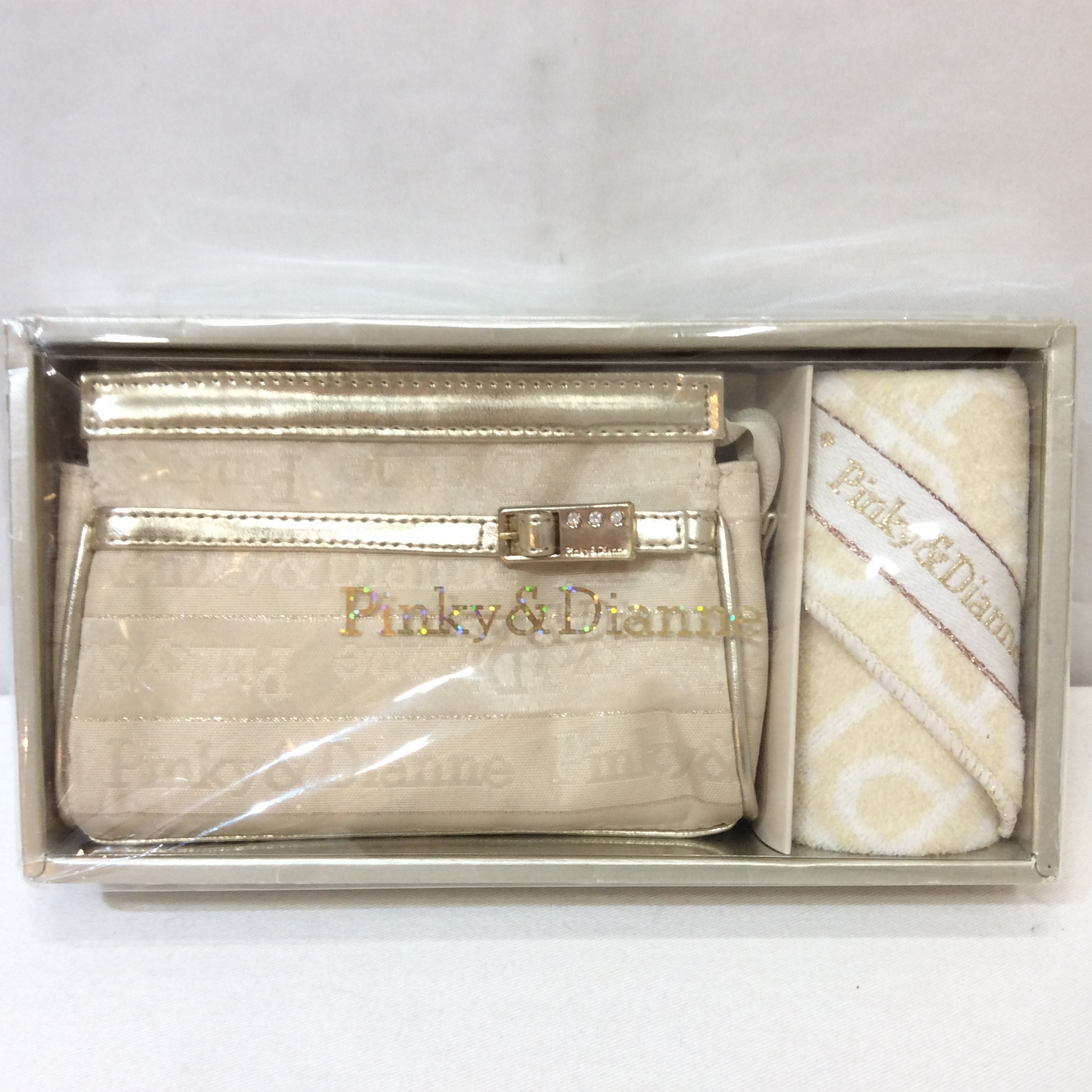 未使用 ピンキーアンドダイアン タオルハンカチ＆ポーチセット