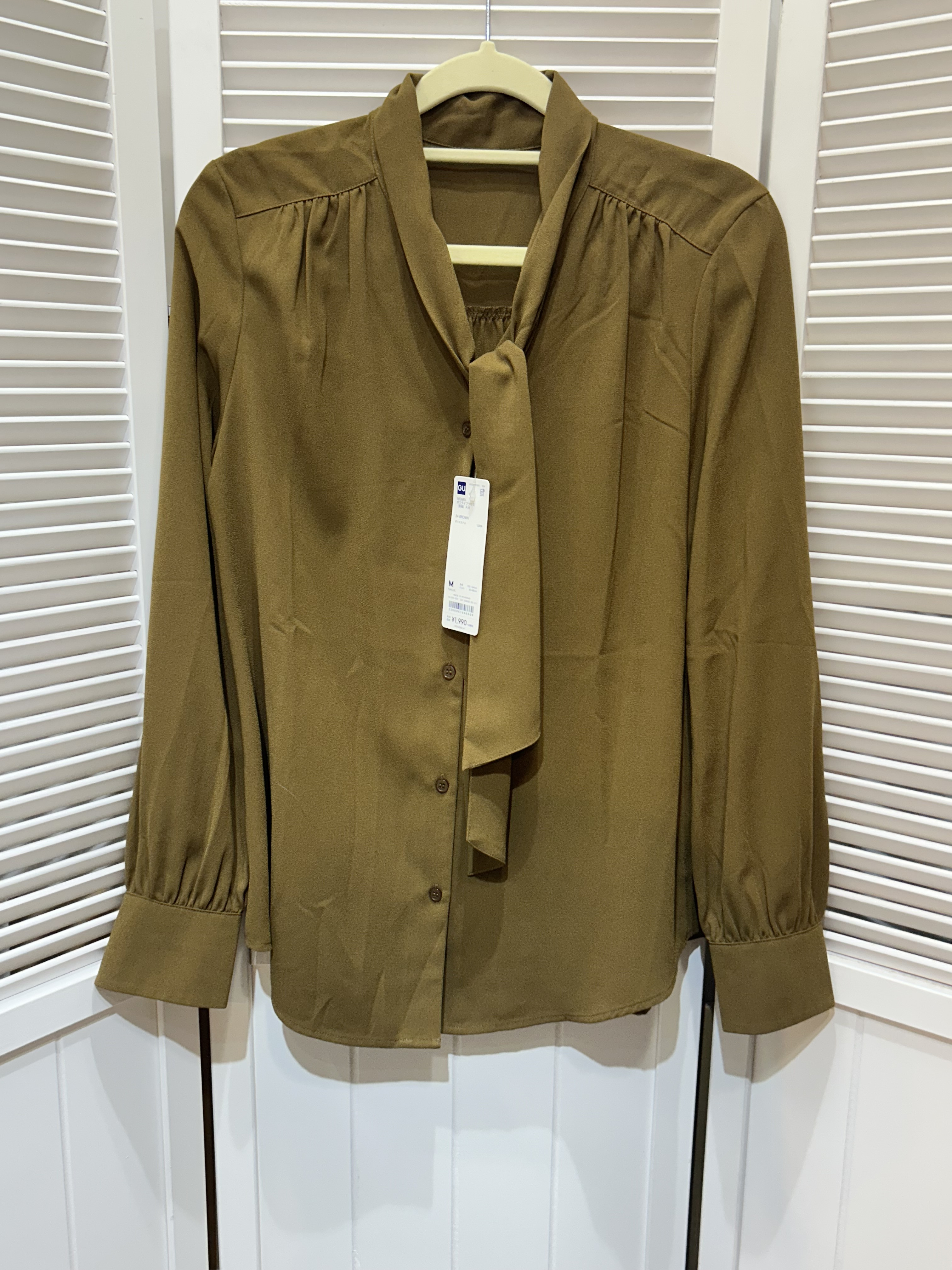 未使用 GU ボウタイブラウス Mサイズ ブラウン