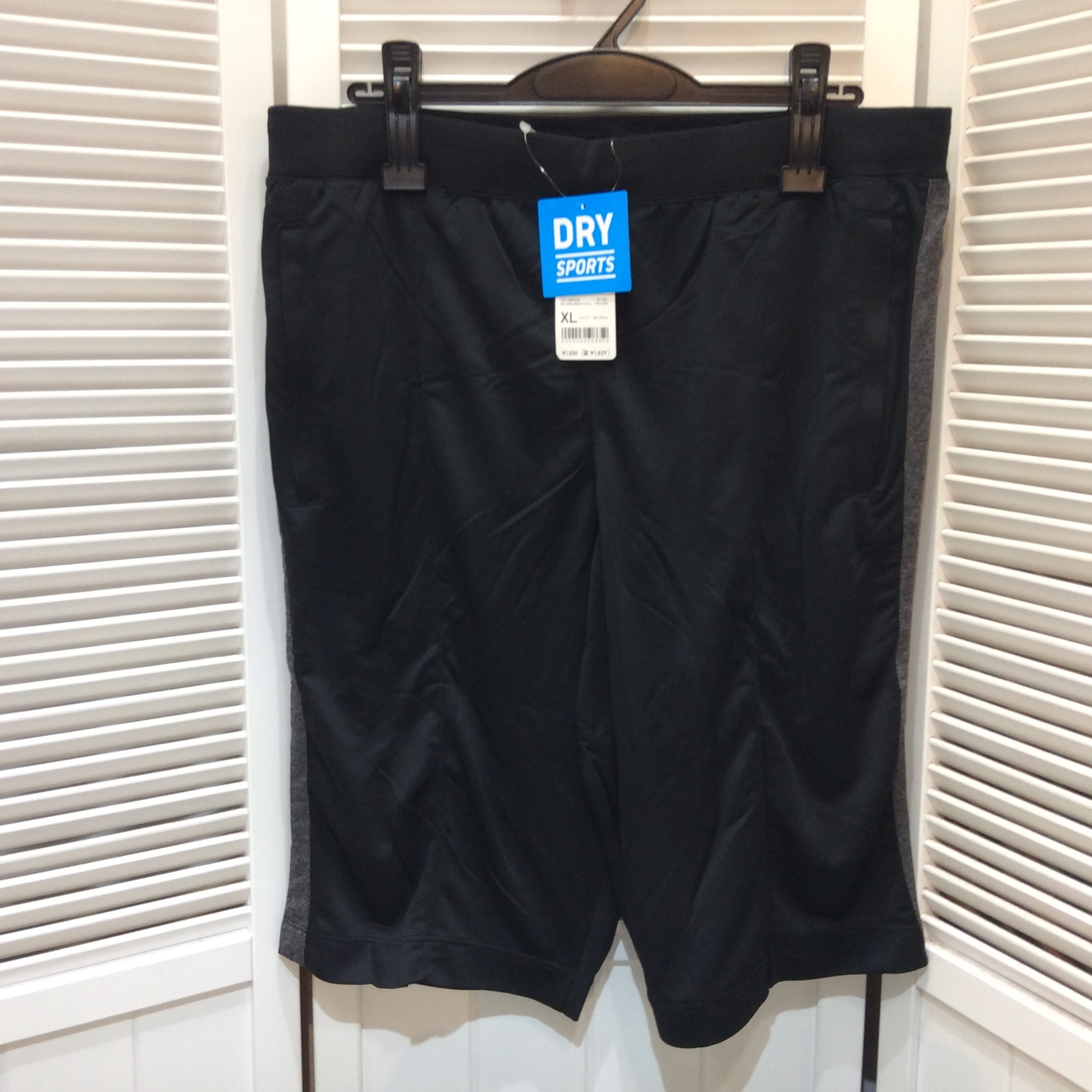 未使用 定価の半額❗️ ユニクロ ドライメッシュ シュートパンツ メンズ XL 黒