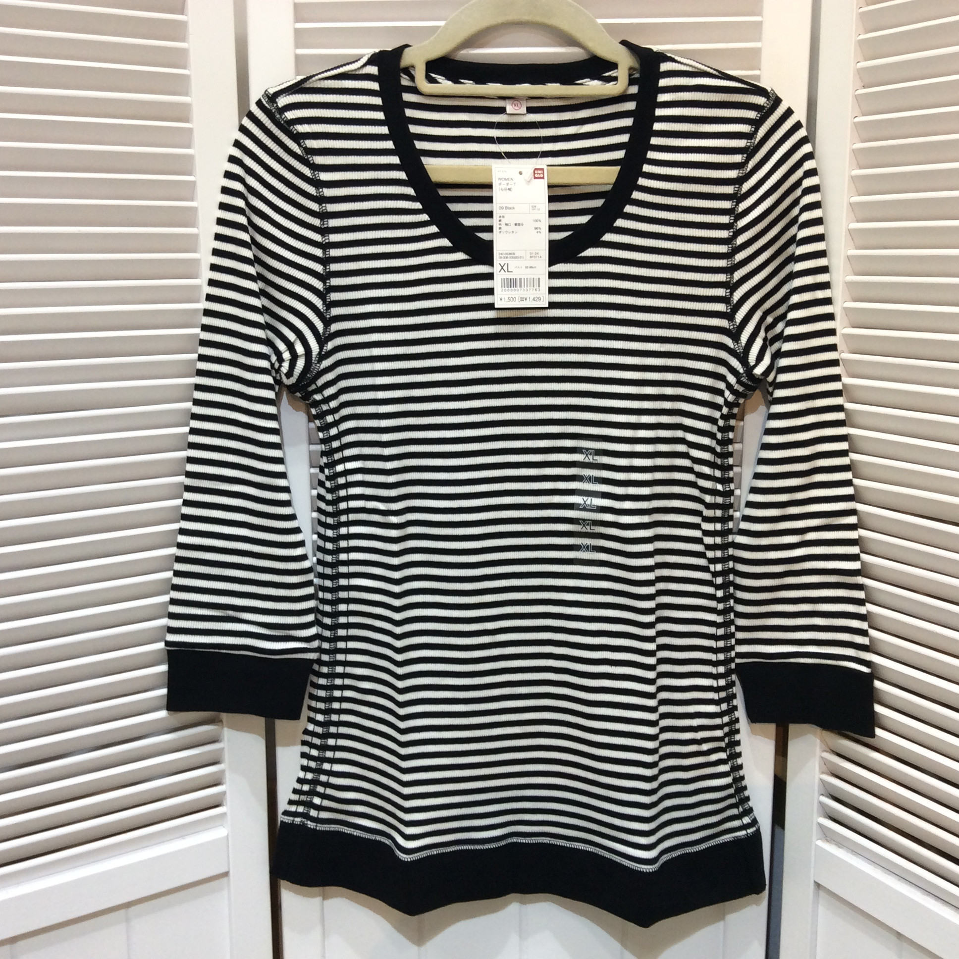 新品 定価の半額❗️ユニクロ 七分袖Tシャツ  XLサイズ 黒ボーダー