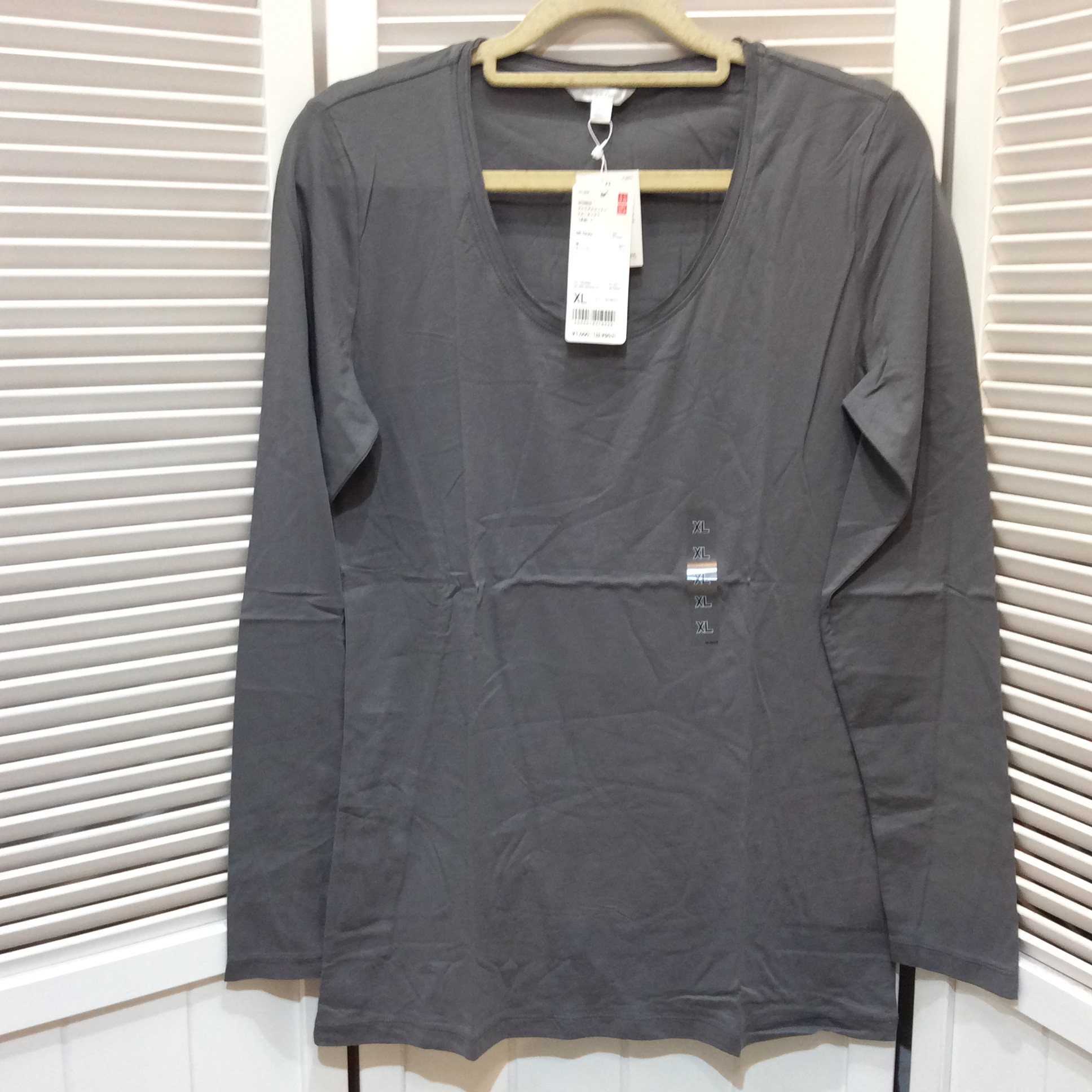 新品 定価の半額❗️ユニクロ プレミアムコットン 長袖 XLサイズ グレー