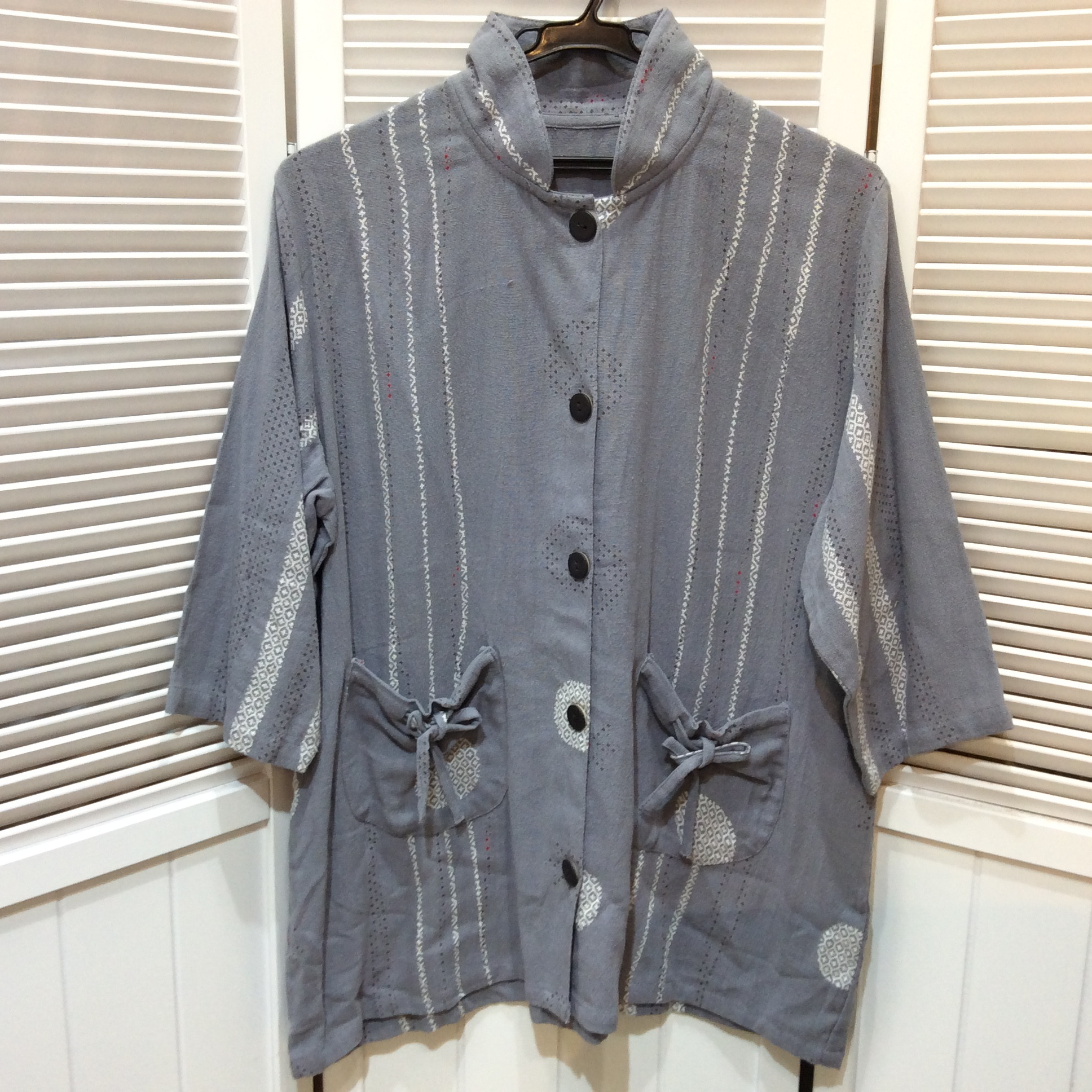 インド綿 七分袖ブラウスジャケット フリーサイズ   グレー柄