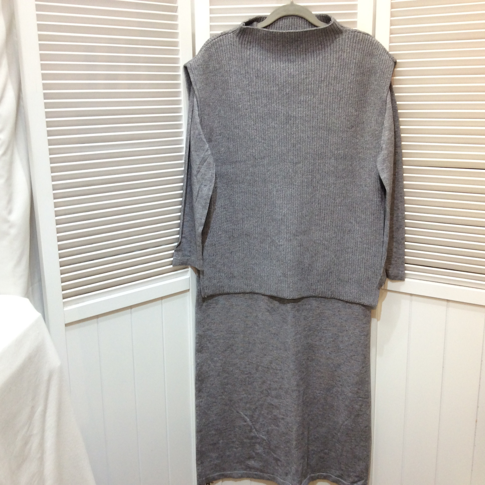 アーバンリサーチ ベスト付きニット ロングワンピース フリーサイズ   グレー