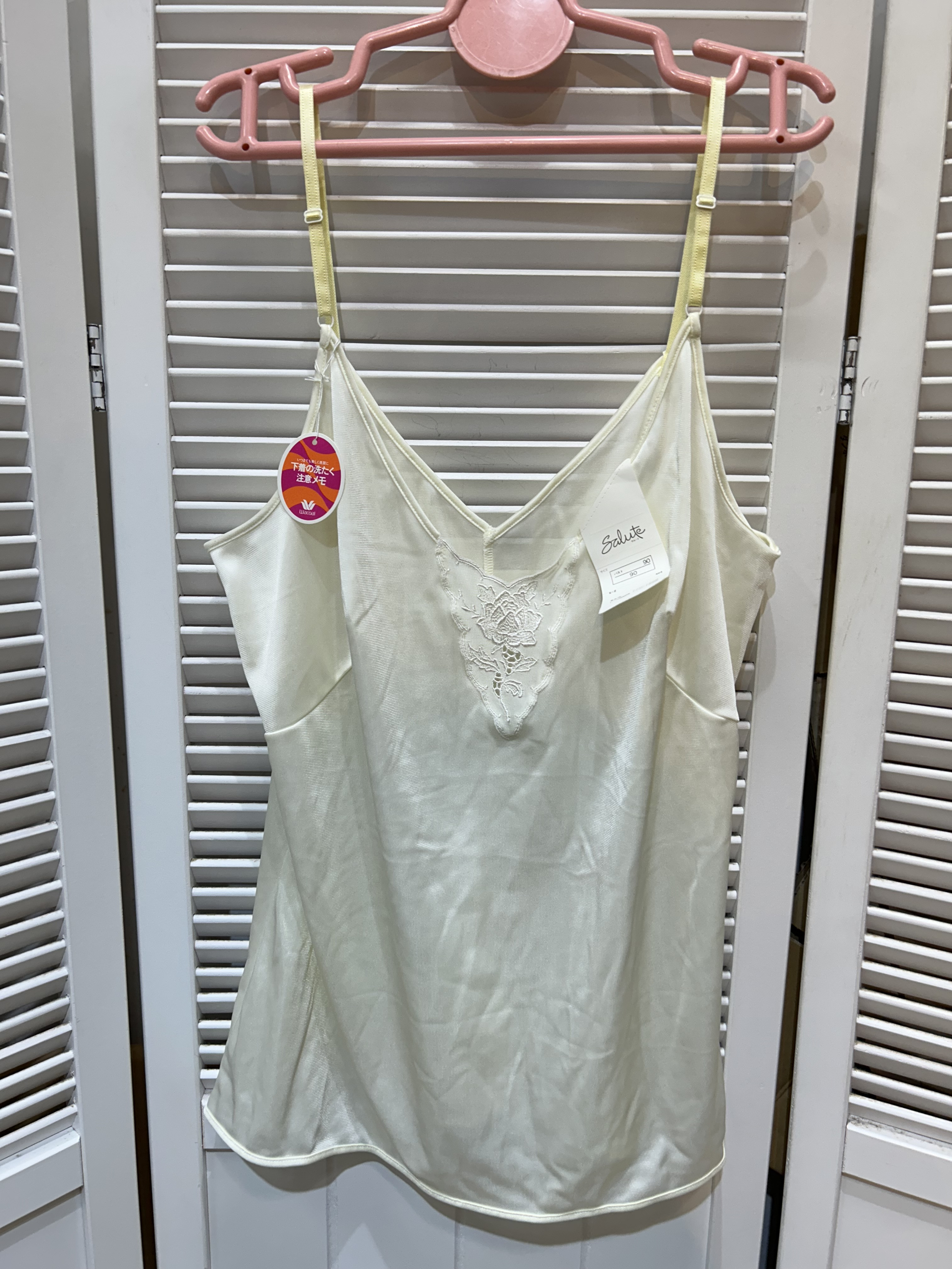未使用☆ワコール サルート キャミソール バスト90 アイボリー