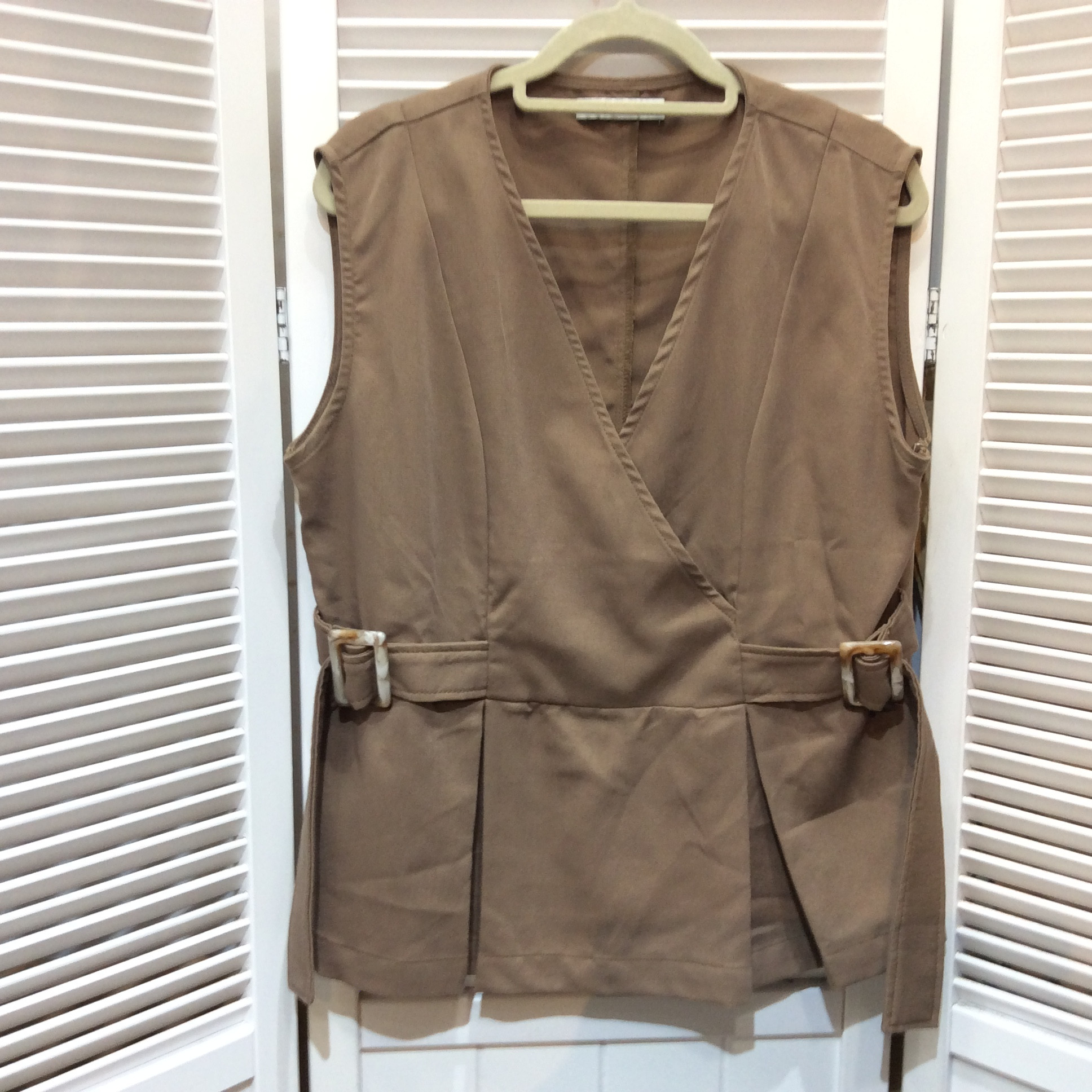 Vネックベスト Mサイズ ベージュ