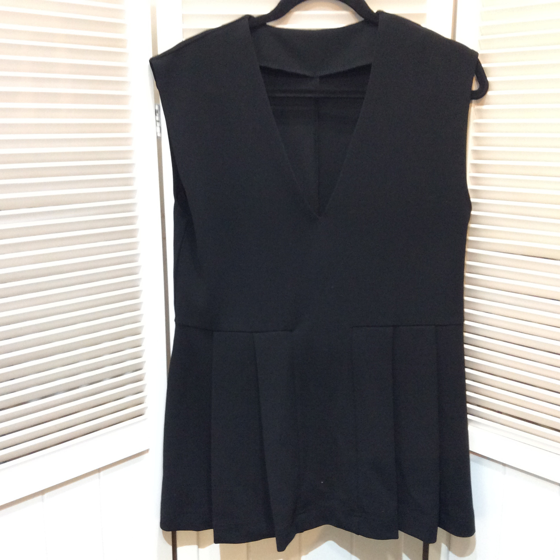 Vネックベスト  フリーサイズ   黒  美品