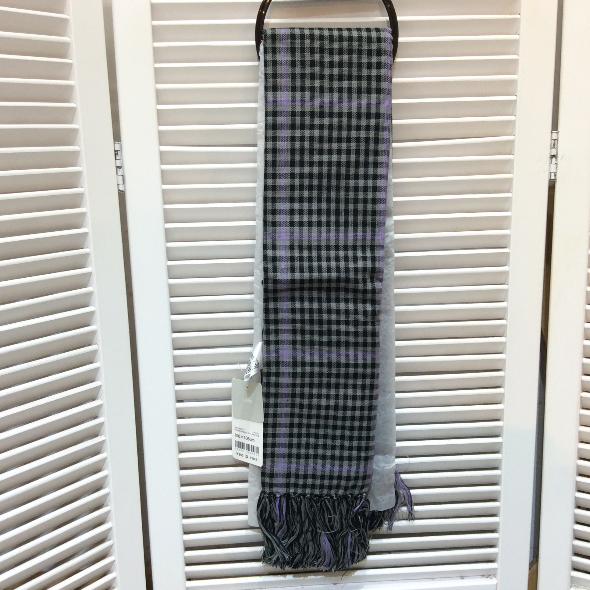 新品 定価の半額❗️ユニクロ スクエアストール  ブラック／チェック柄