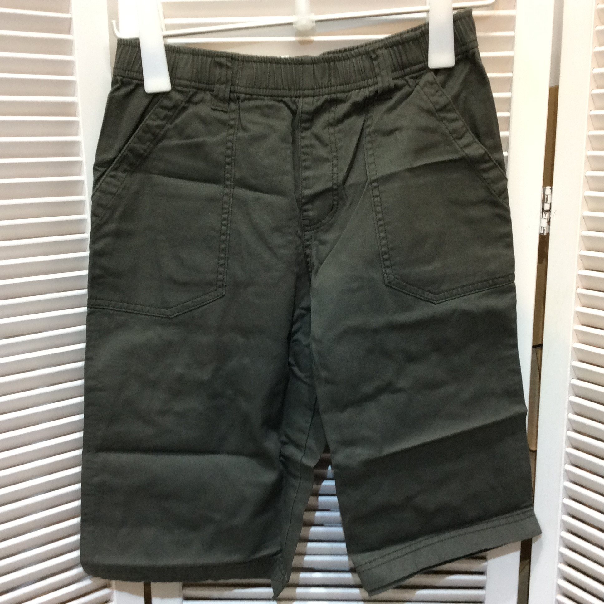 未使用☆UNIQLO ユニクロ キッズ イージーハーフパンツA XL 150 オリーブ