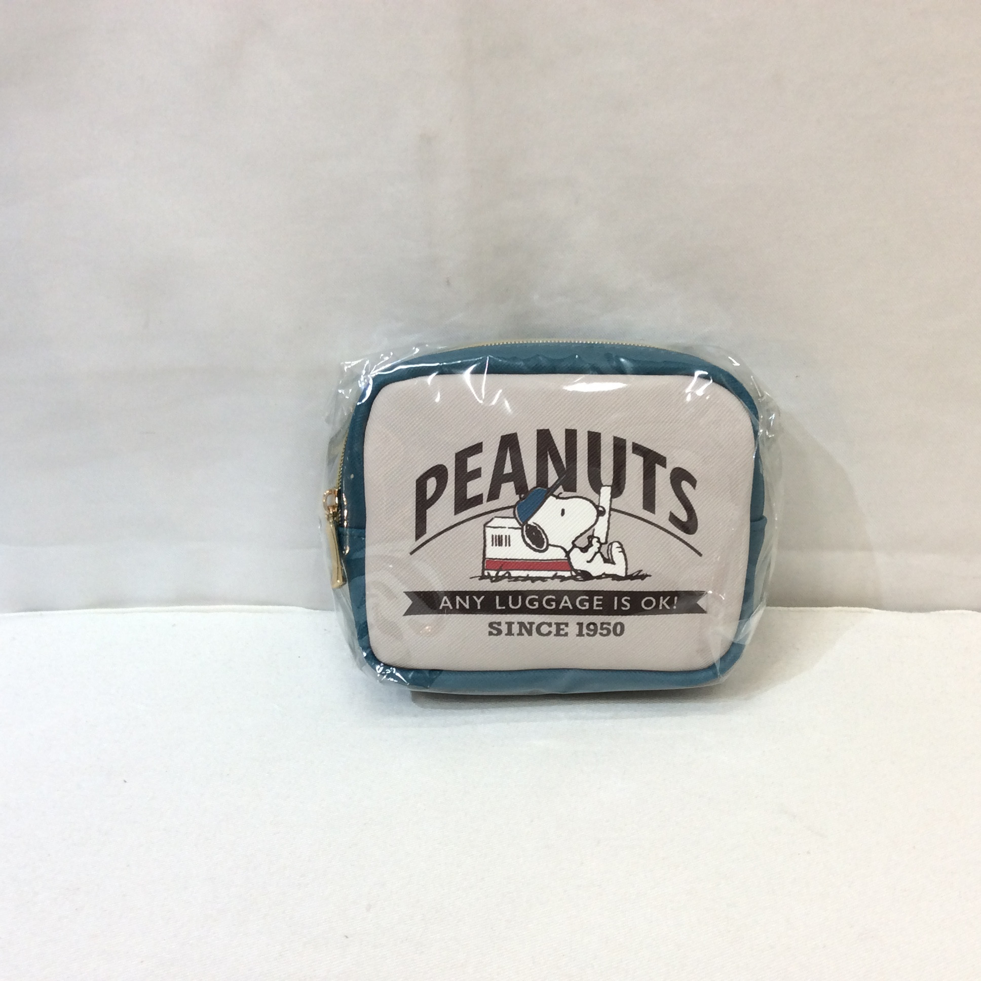 新品 スヌーピー  フラップ付きポーチ  