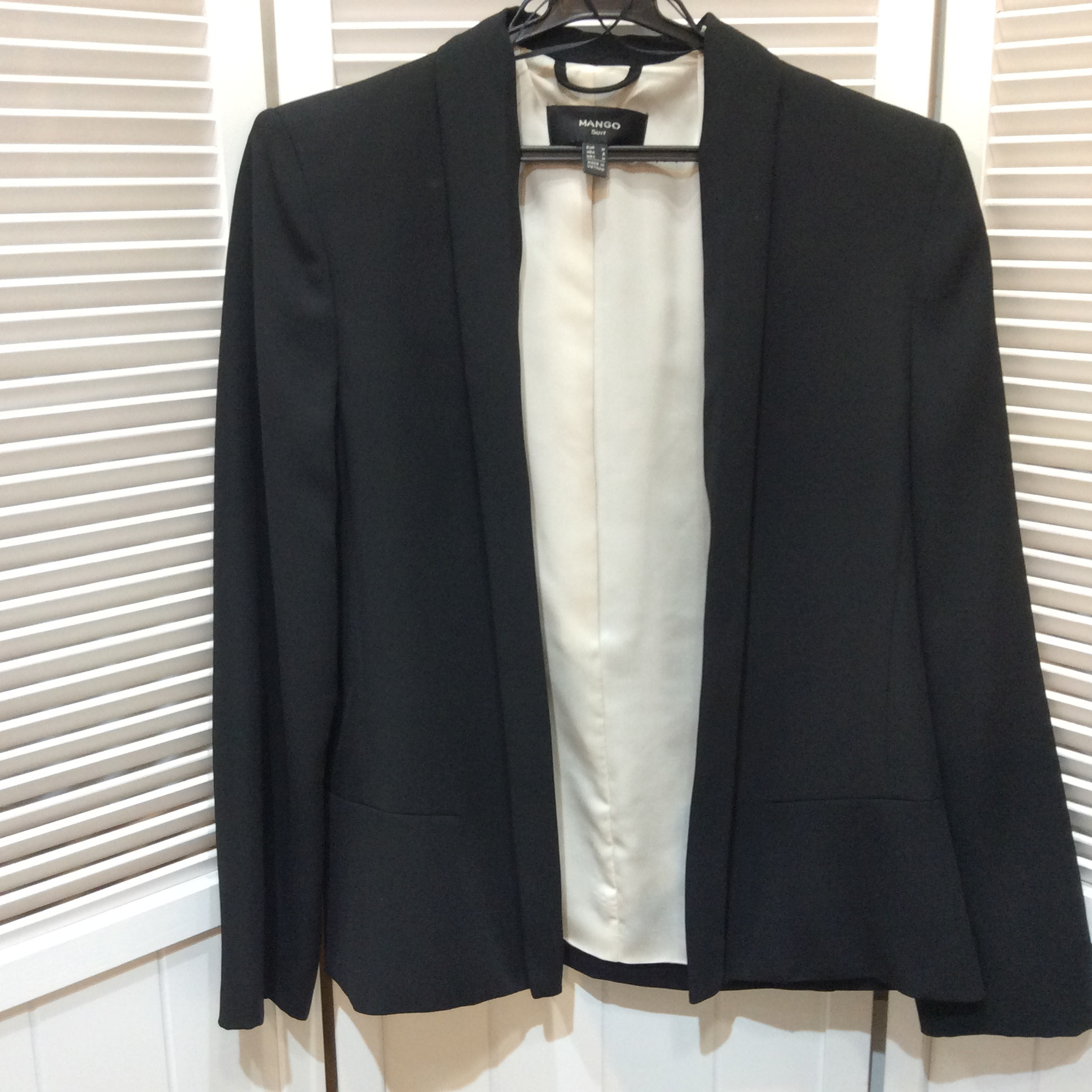 未使用 MANGO ジャケット M  黒